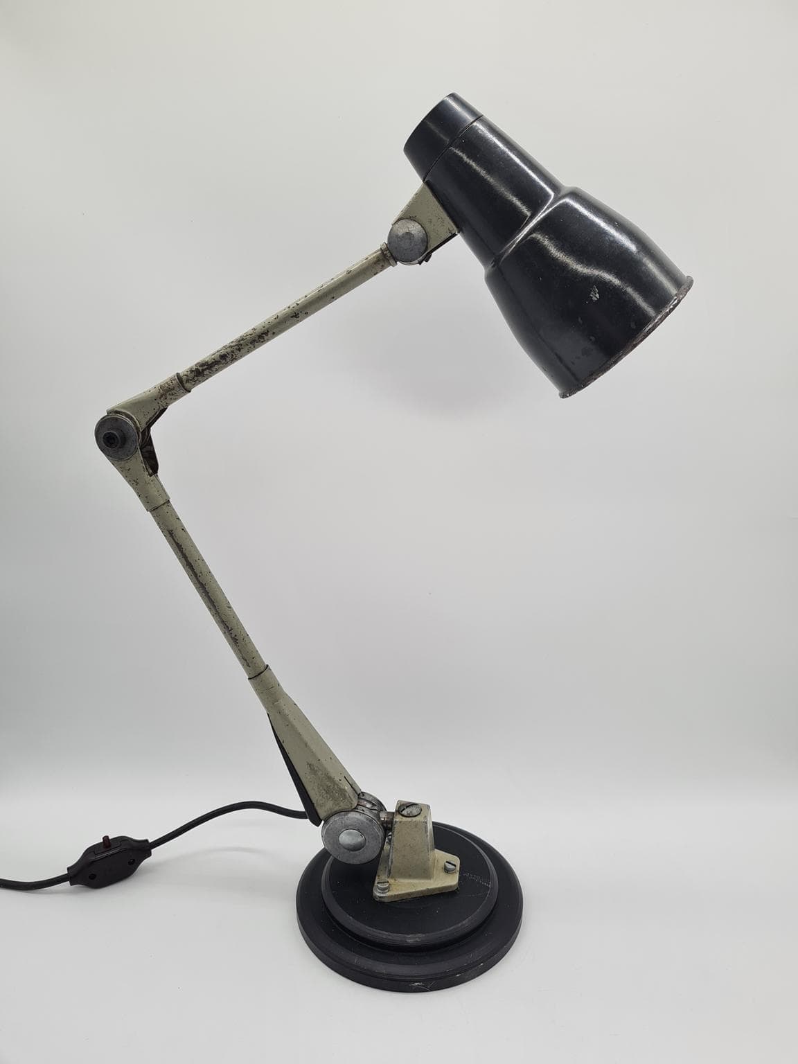 Lampa biurkowa industrialna, beżowy metal, Europa, lata 60. - 223294