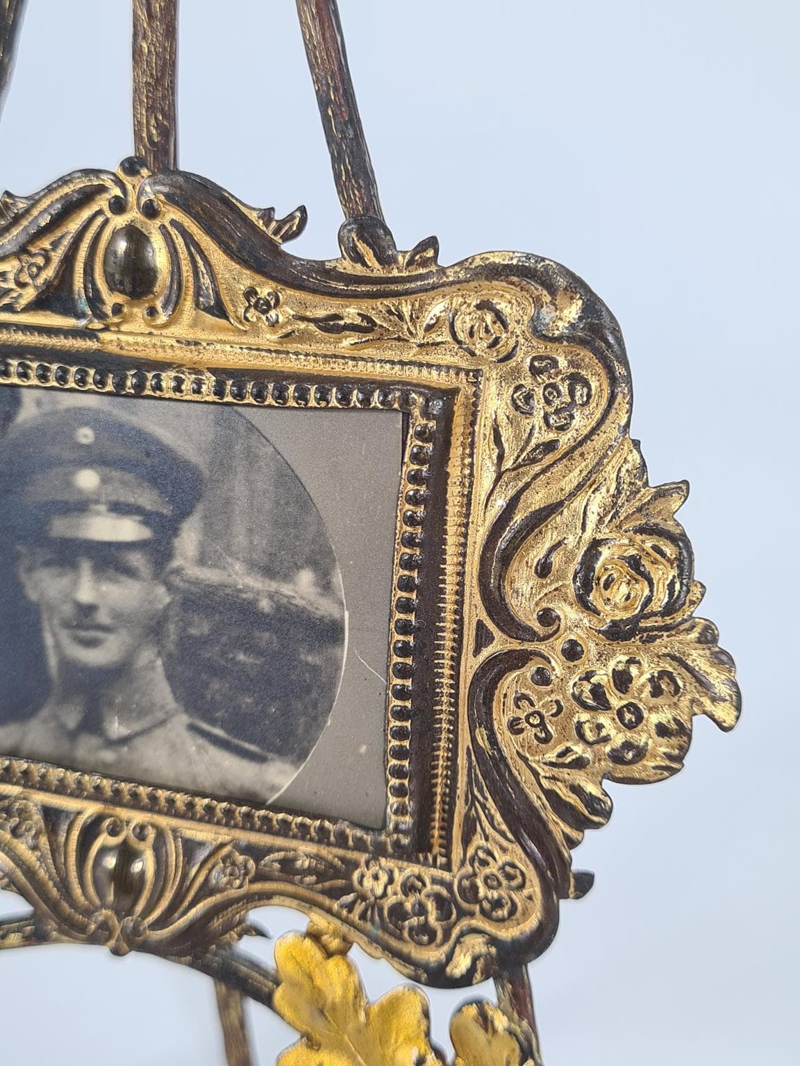 Standing Photo Frame Art Nouveau, gilt metal, Europe, 19th c. - 223356