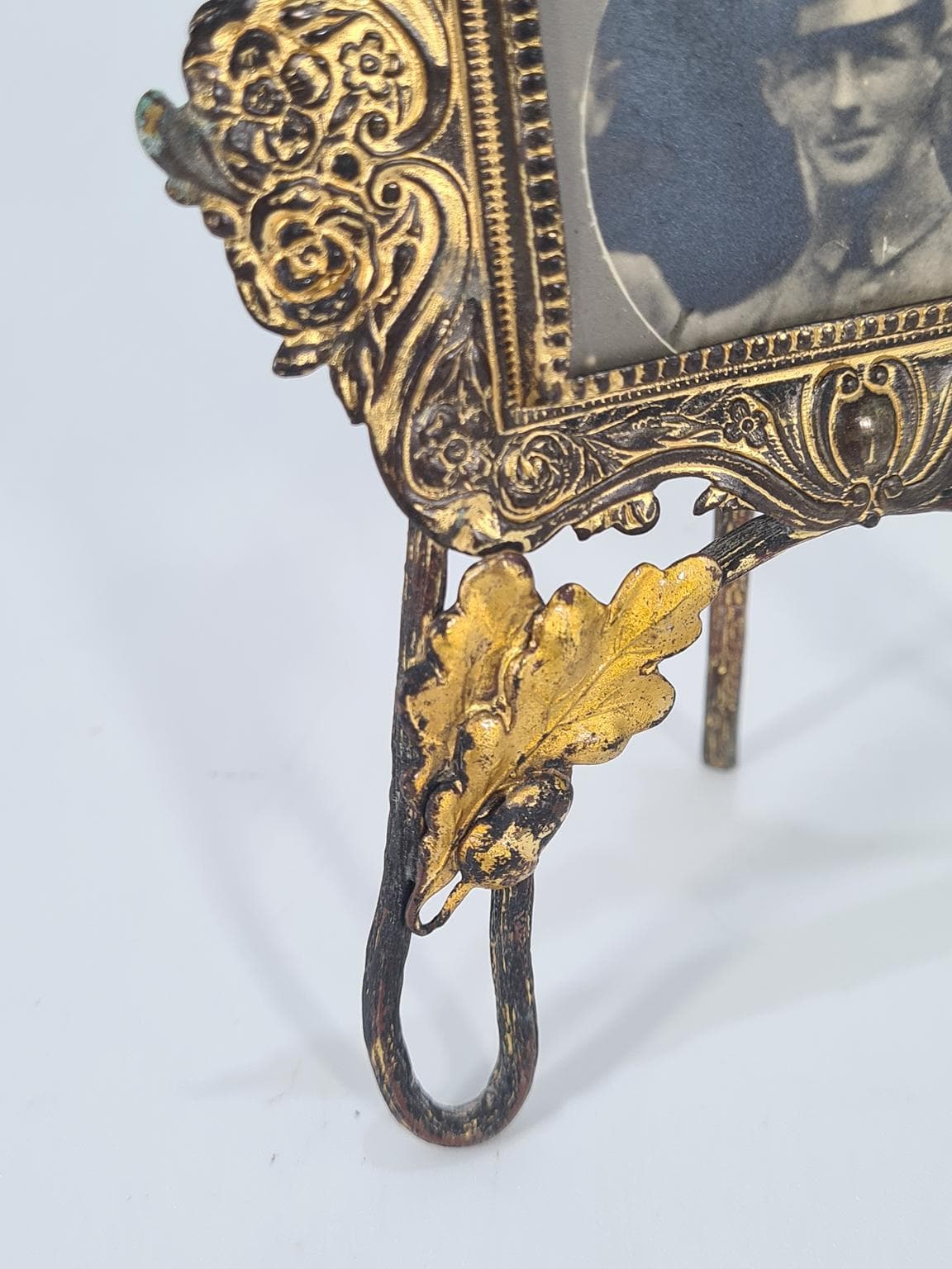 Standing Photo Frame Art Nouveau, gilt metal, Europe, 19th c. - 223354