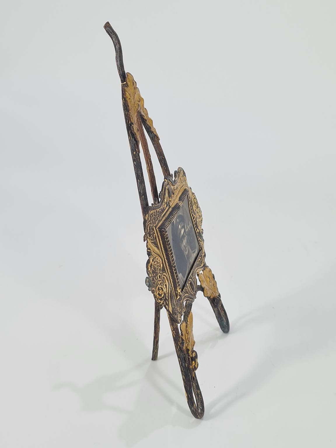 Standing Photo Frame Art Nouveau, gilt metal, Europe, 19th c. - 223346