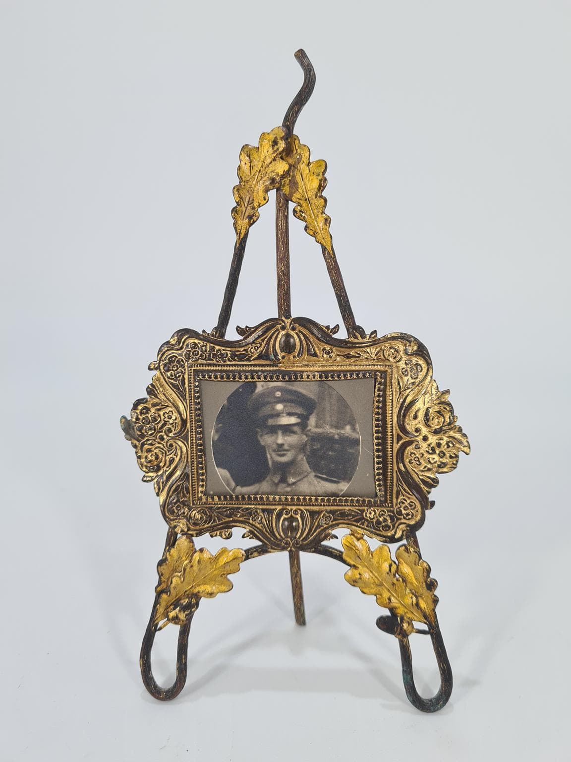 Standing Photo Frame Art Nouveau, gilt metal, Europe, 19th c. - 223351
