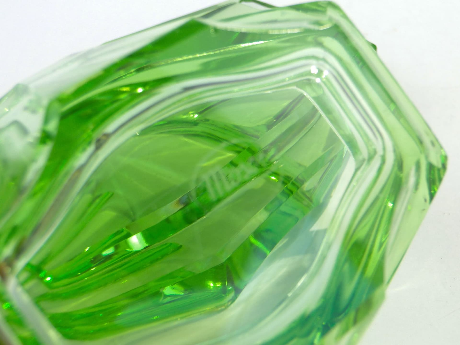 Art Deco Bonbonniere, green crystal, Moser, Czechoslovakia, 1930s. - 223474