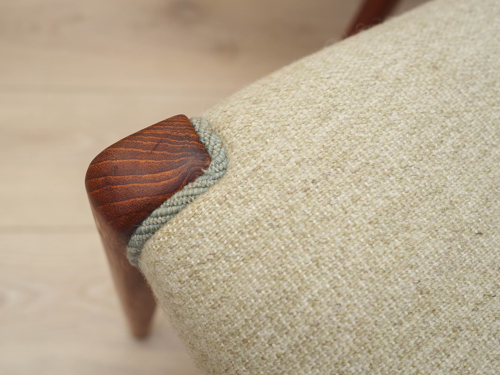 Komplet czterech krzeseł Model 71, teak, tapicerka beżowa, proj. N. O. Møller, Dania, lata 60. - 223514