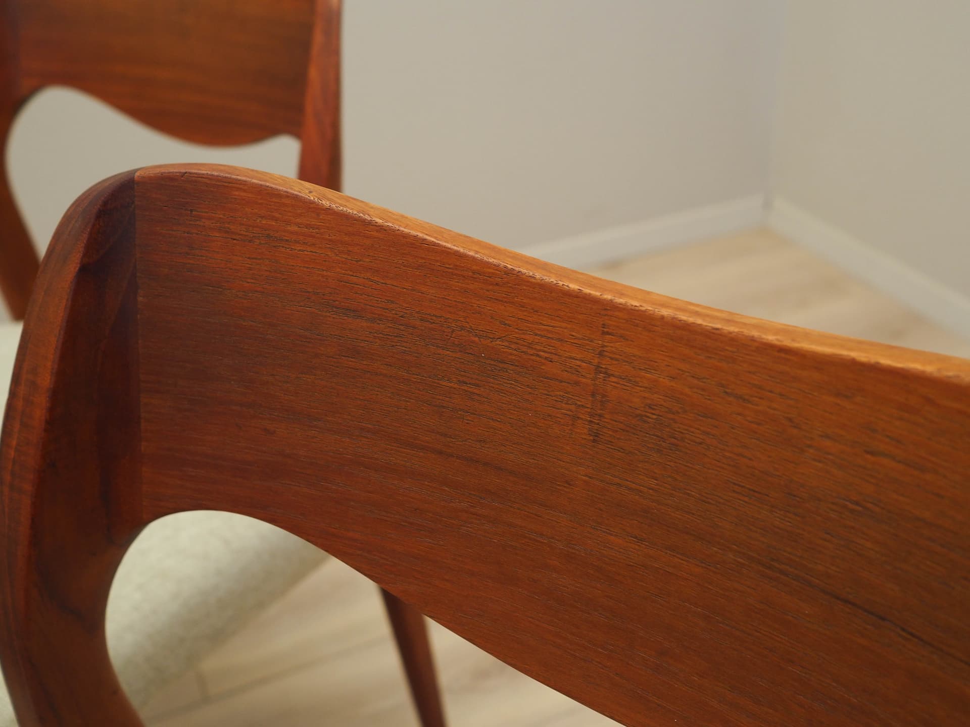 Komplet czterech krzeseł Model 71, teak, tapicerka beżowa, proj. N. O. Møller, Dania, lata 60. - 223513
