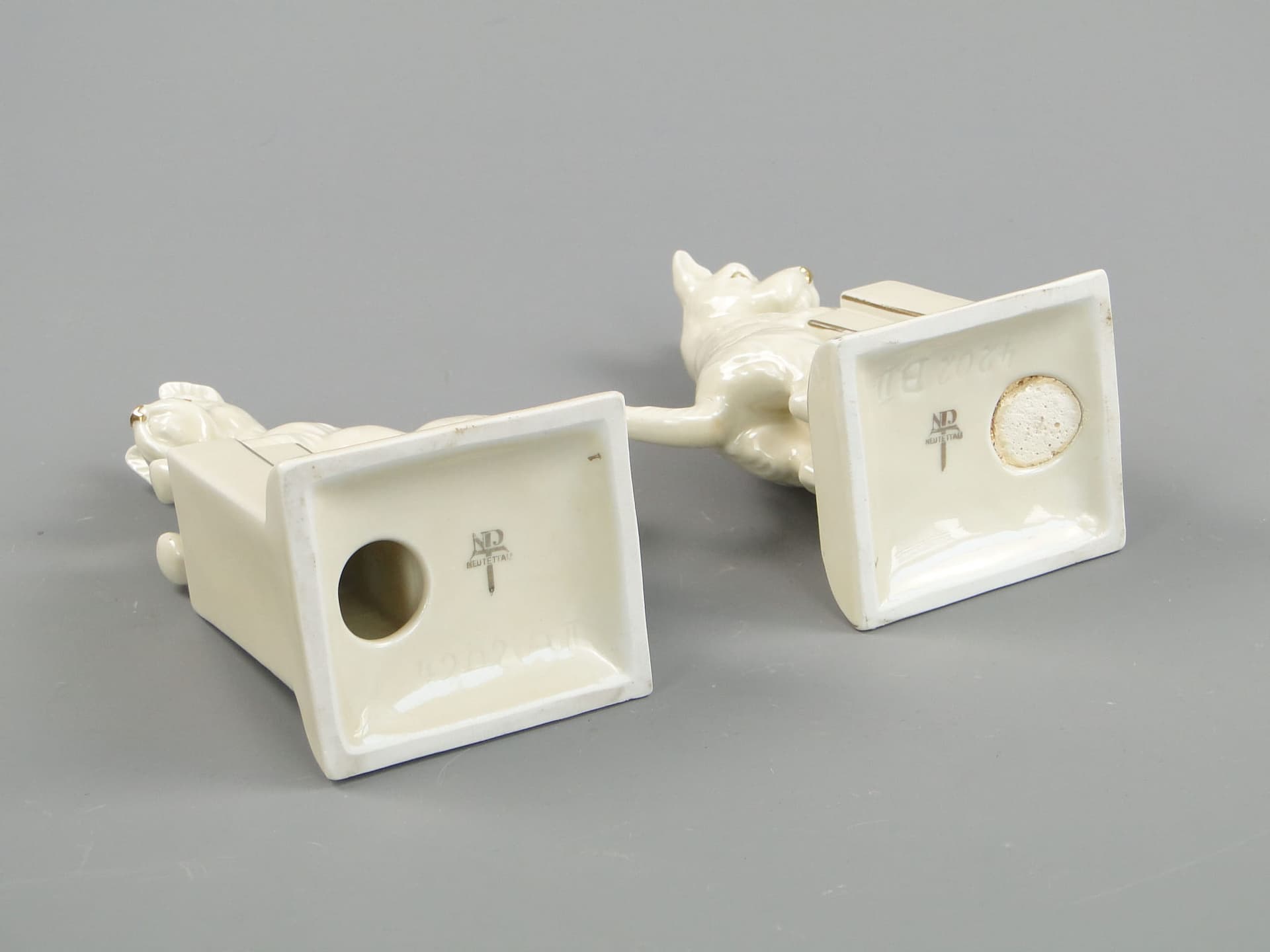 Para podpórek do książek Art déco, porcelana ivory white, Niemcy, lata 30. - 223608