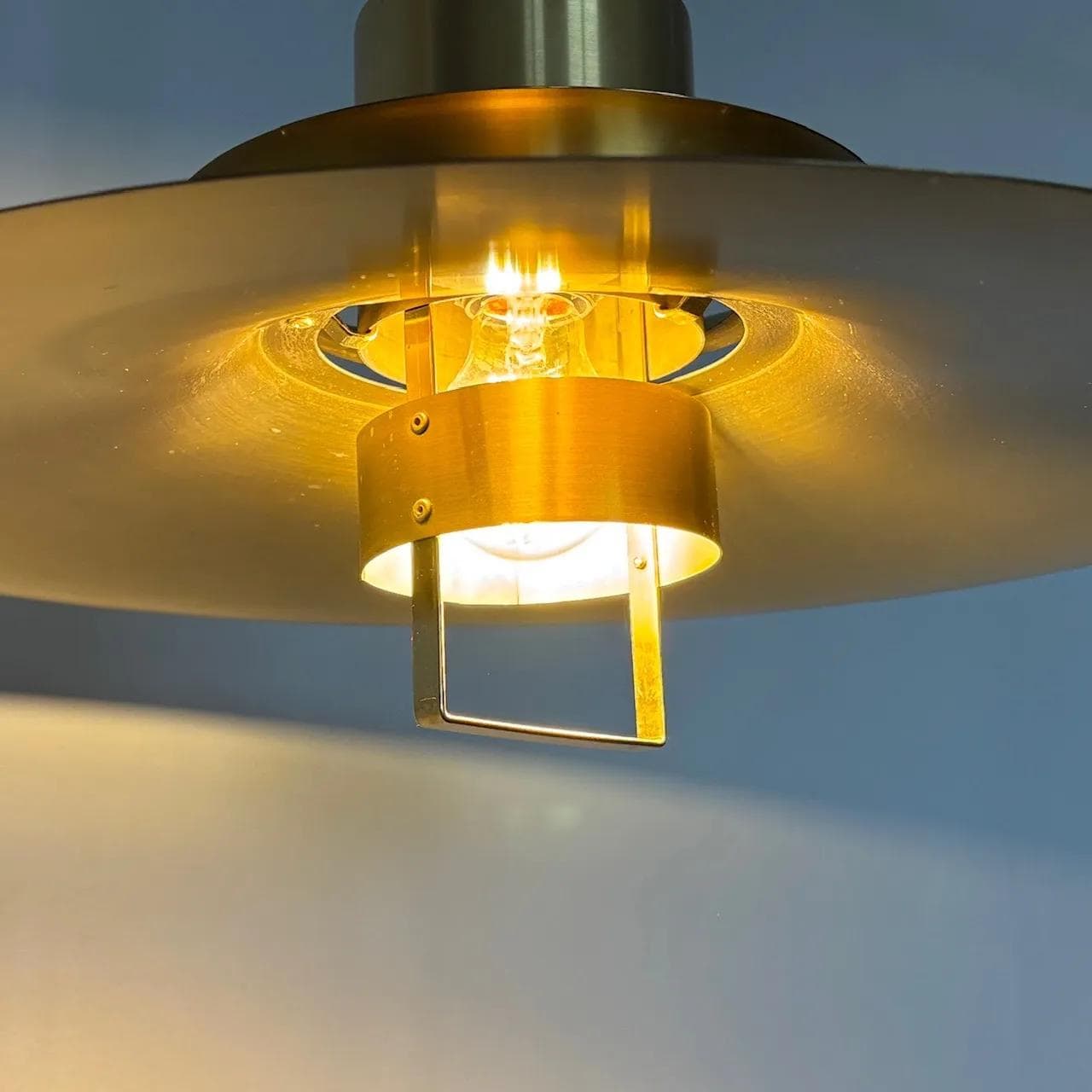 Mosiężna lampa wisząca, proj. A. Dutka dla Vitrika, Dania, lata 70. - 16383