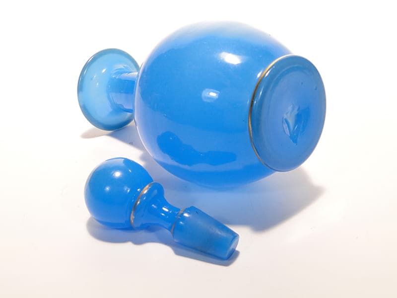 Karafka biedermeier, szkło opalowe błękitne, Austria, XIX w. - 224728