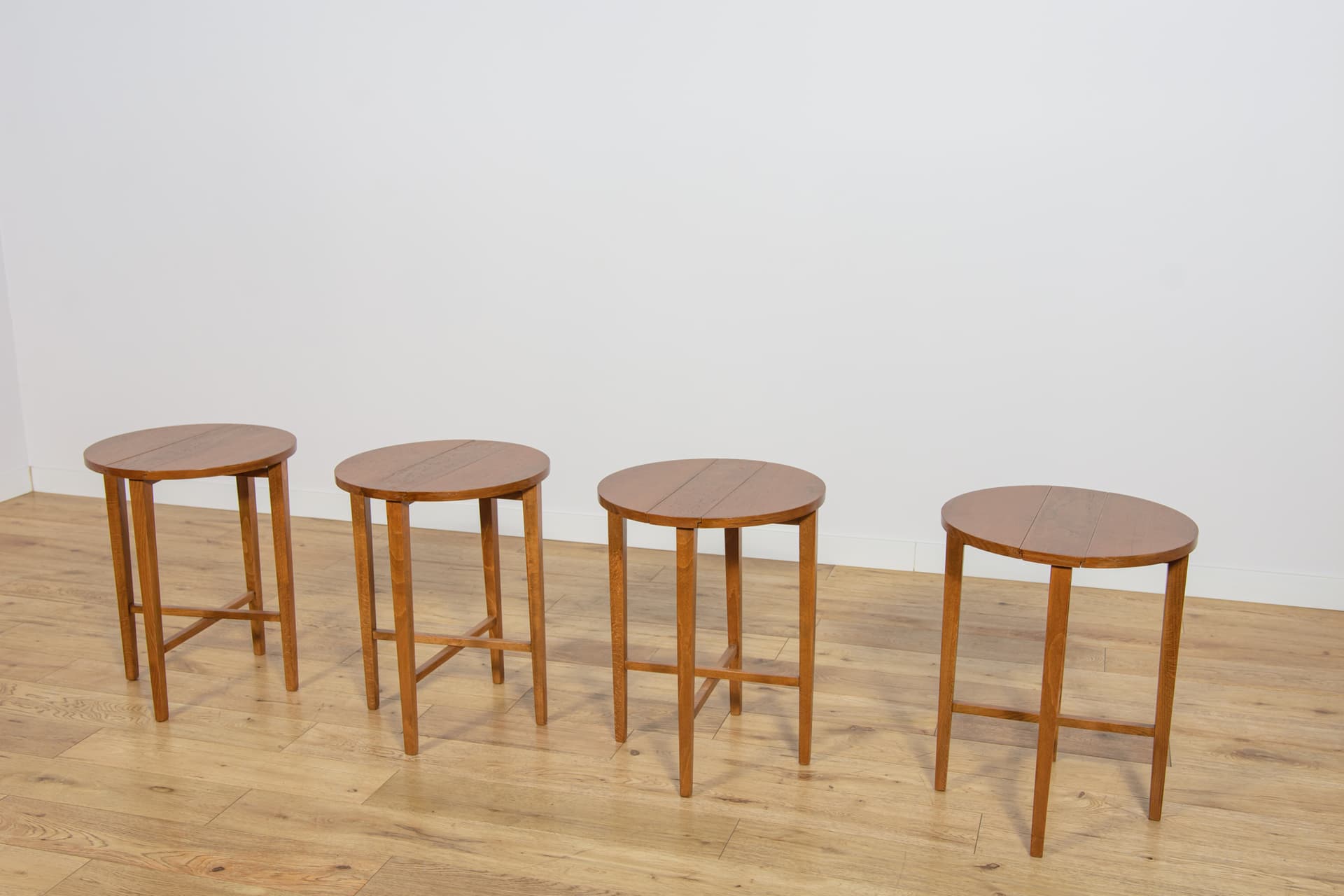 Komplet stolików gniazdowych, teak brązowy, buk, proj. P. Hundevad, Czechosłowacja, lata 60. - 224743