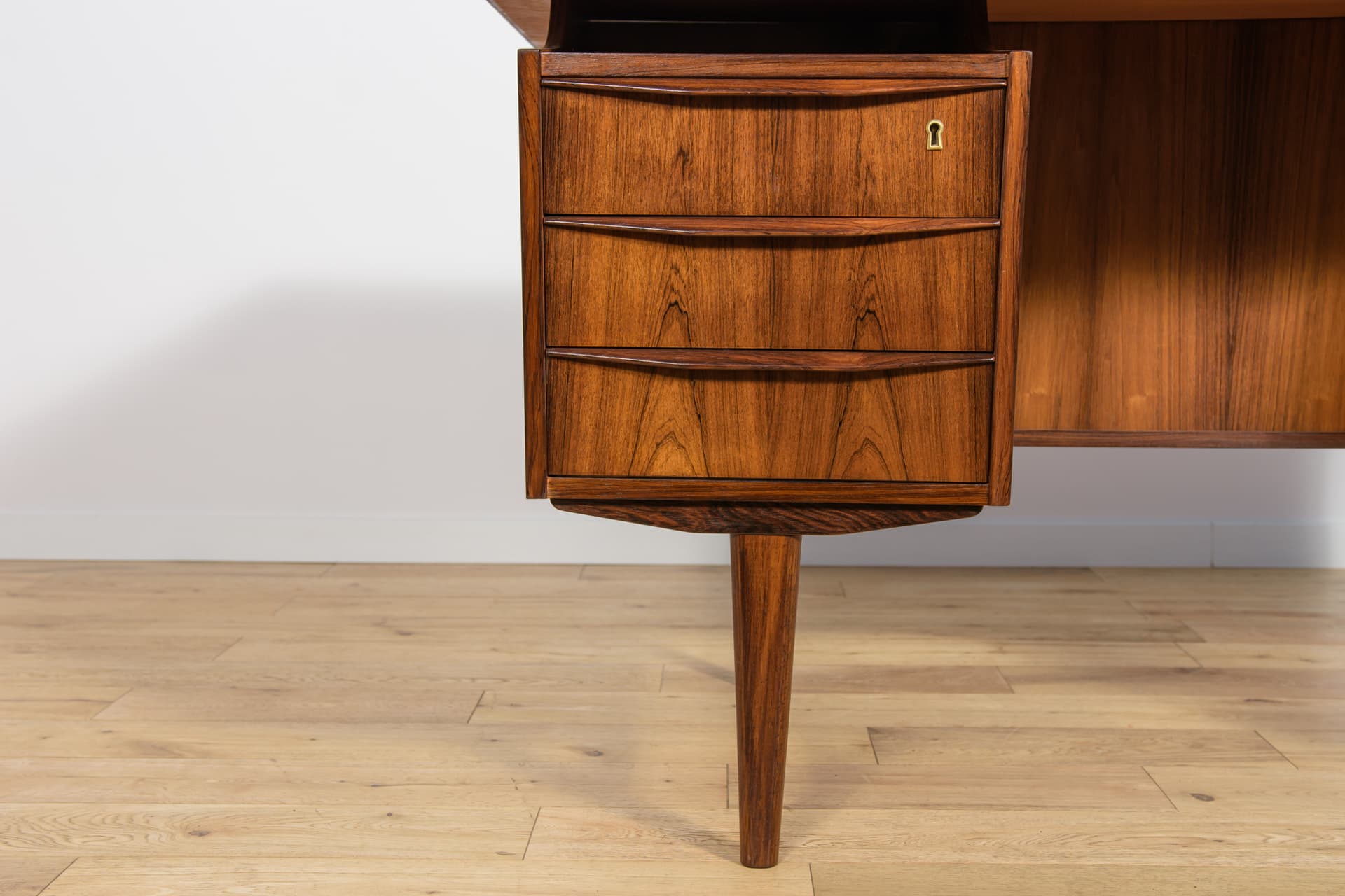 Biurko wolnostojące, palisander brązowy, Dania, lata 60. - 224786