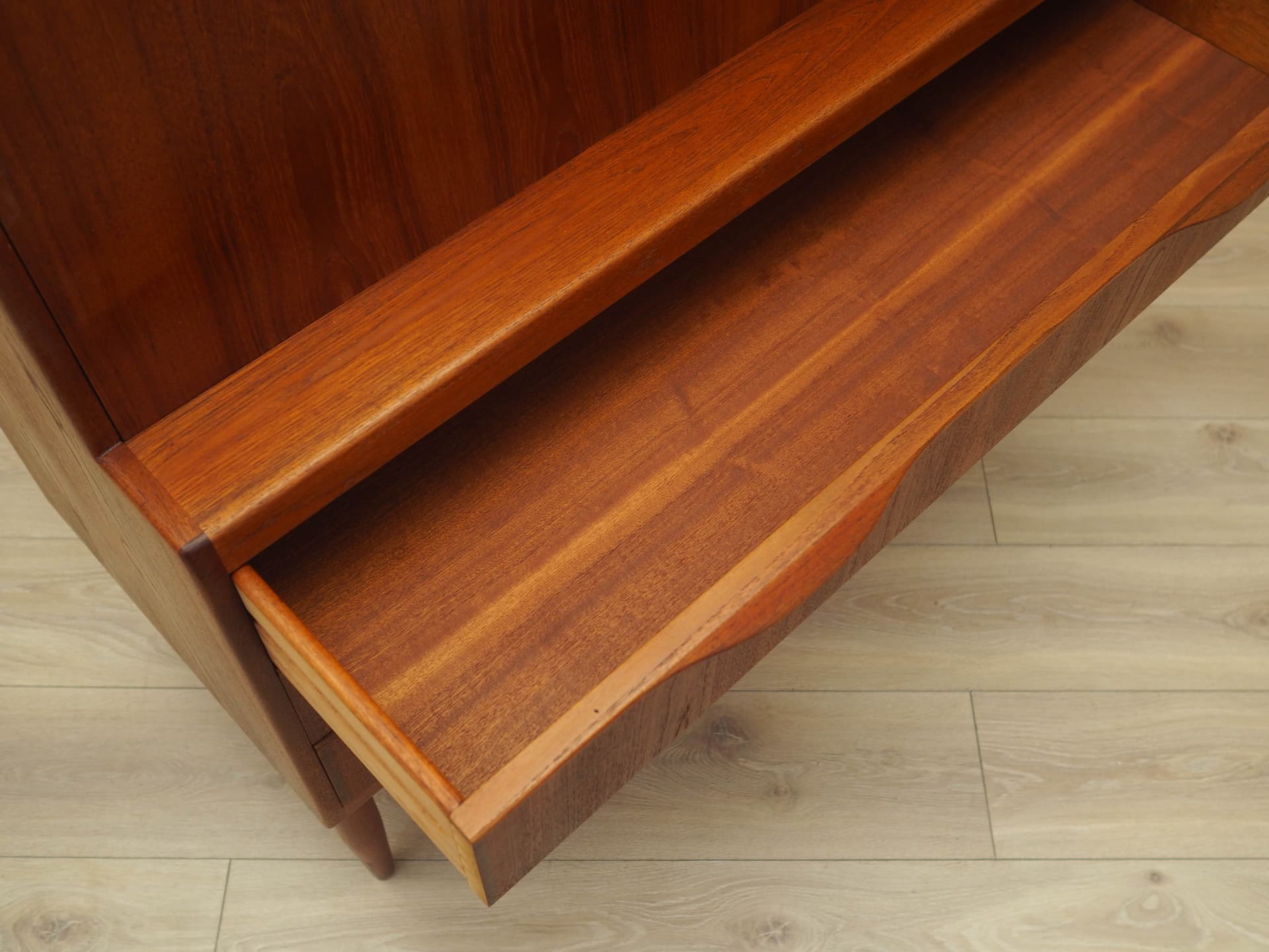 Sekretarzyk, teak brązowy, proj. E. Torvits, Klim Møbelfabrik, Dania, lata 60. - 224911