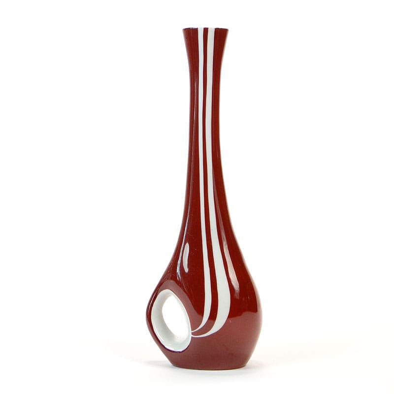 Vase, burgundy, porcelain, Ćmielów, Poland, 1960s.
