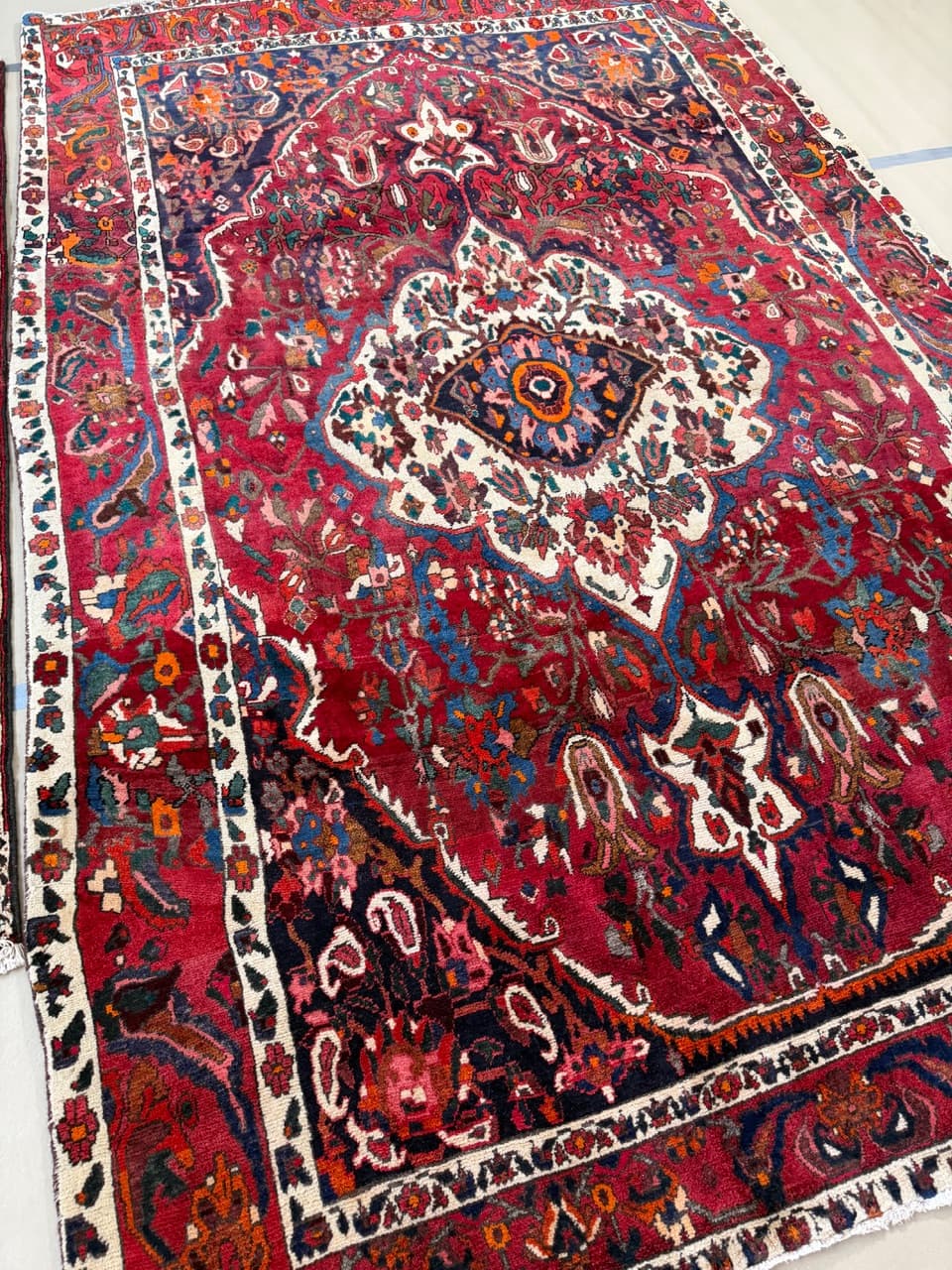 Rug Bahtiari 330x210 cm, multicolor wool, Iran - 225577