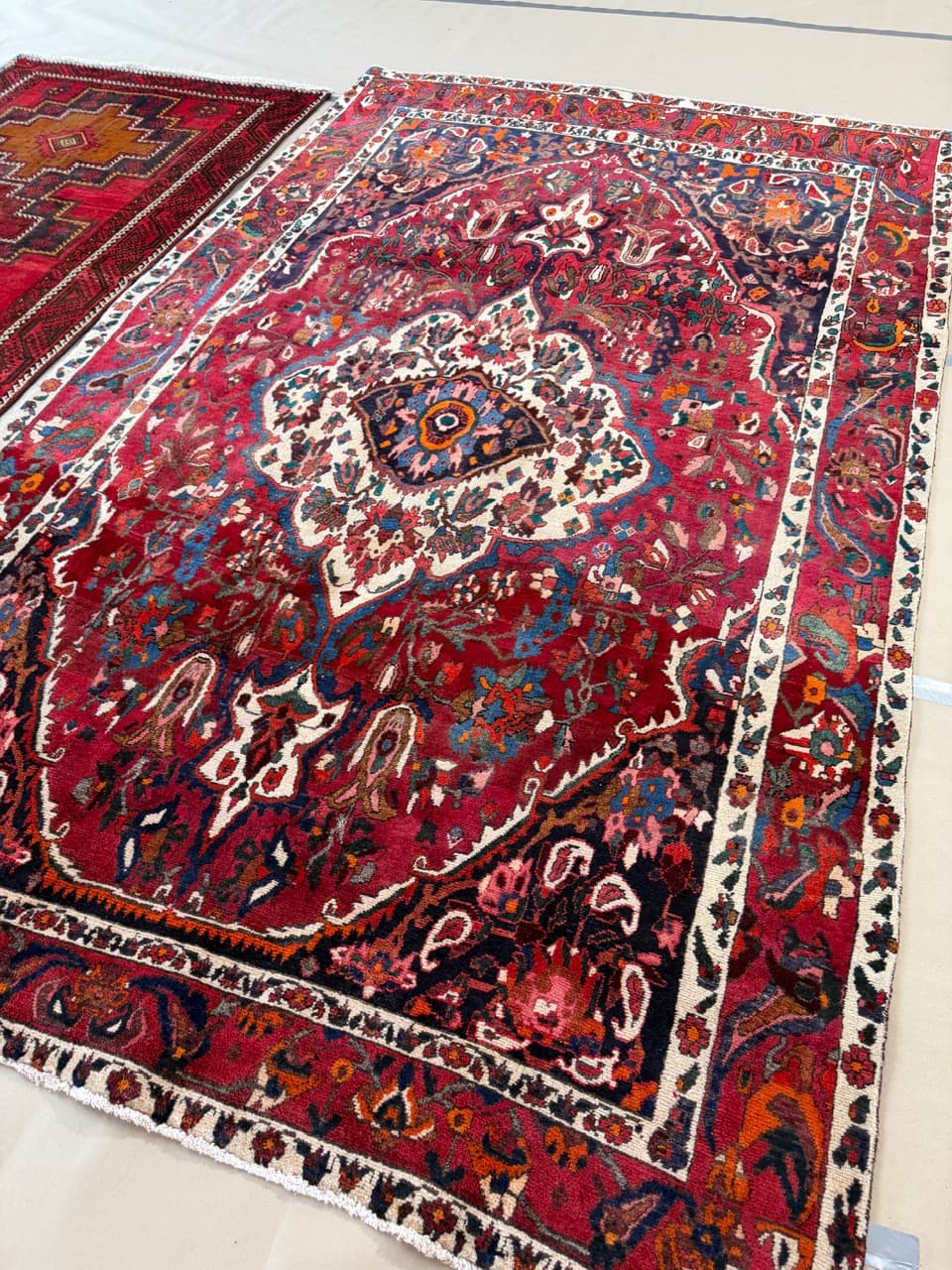 Rug Bahtiari 330x210 cm, multicolor wool, Iran - 225572