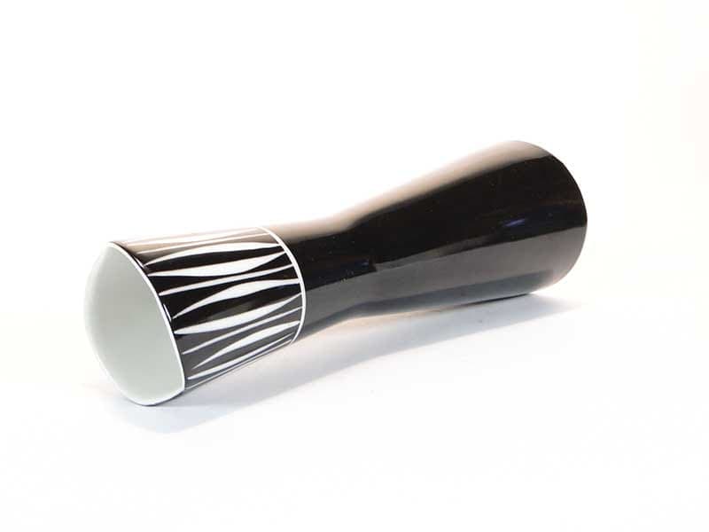 Vase Flora, black porcelain, by D. Duszniak, Poland, 1960s. - 225622