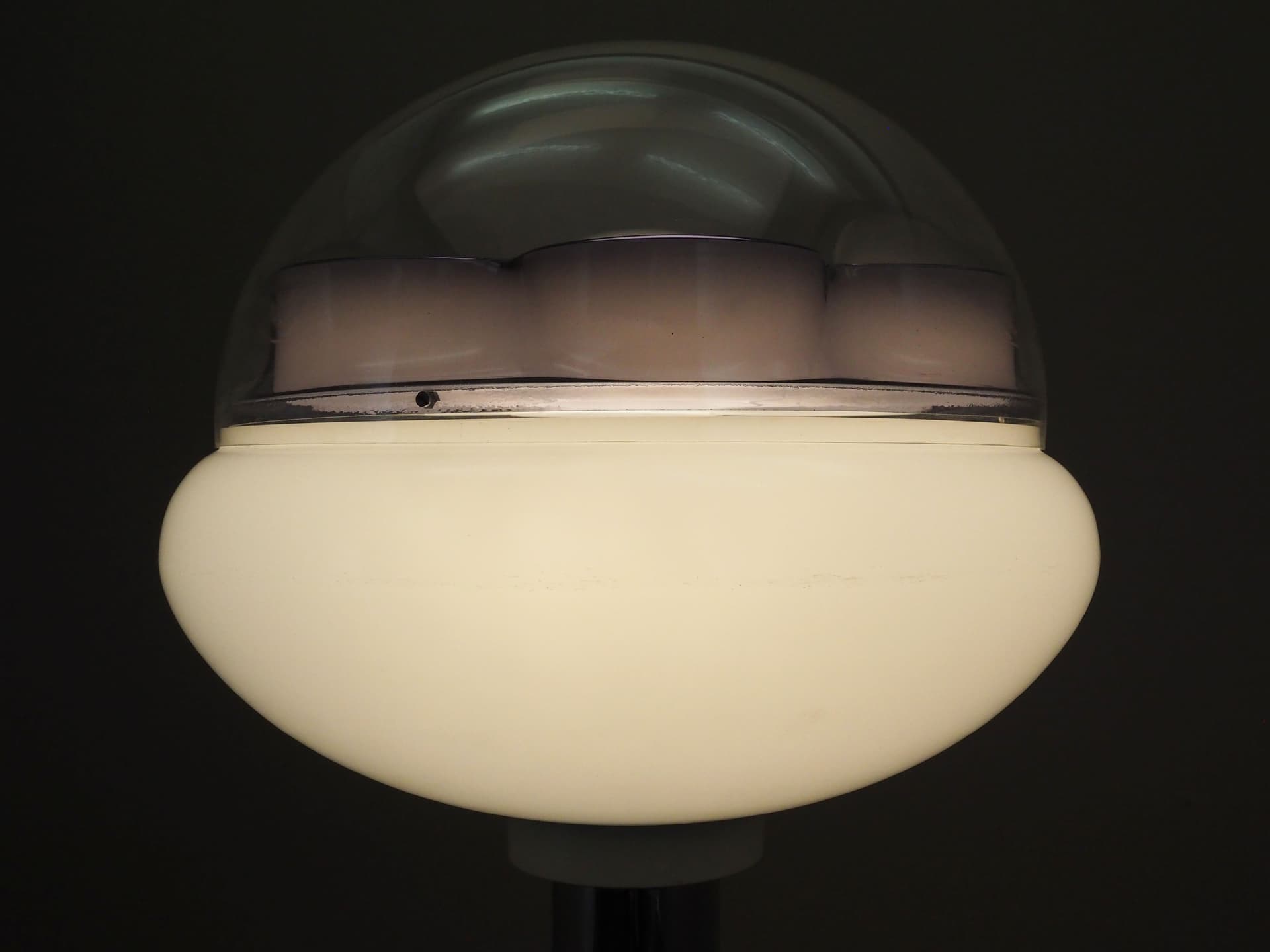 Lampa podłogowa z popielniczką, Space Age, metal chrom biały, Włochy, lata 60. - 78267