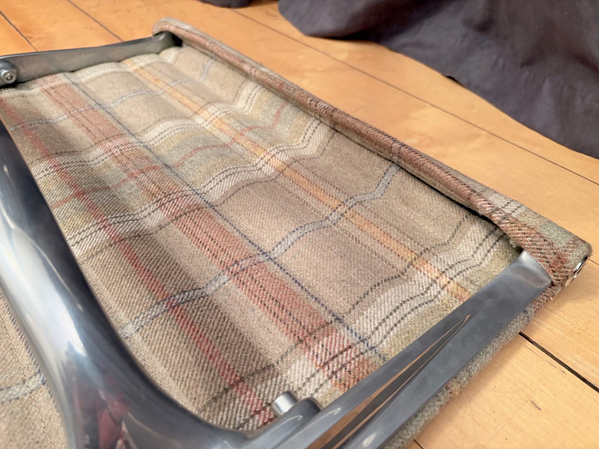 Podnóżek EA 125, multikolor, aluminium, proj. C. & R. Eames, Vitra, Szwajcaria - 225740