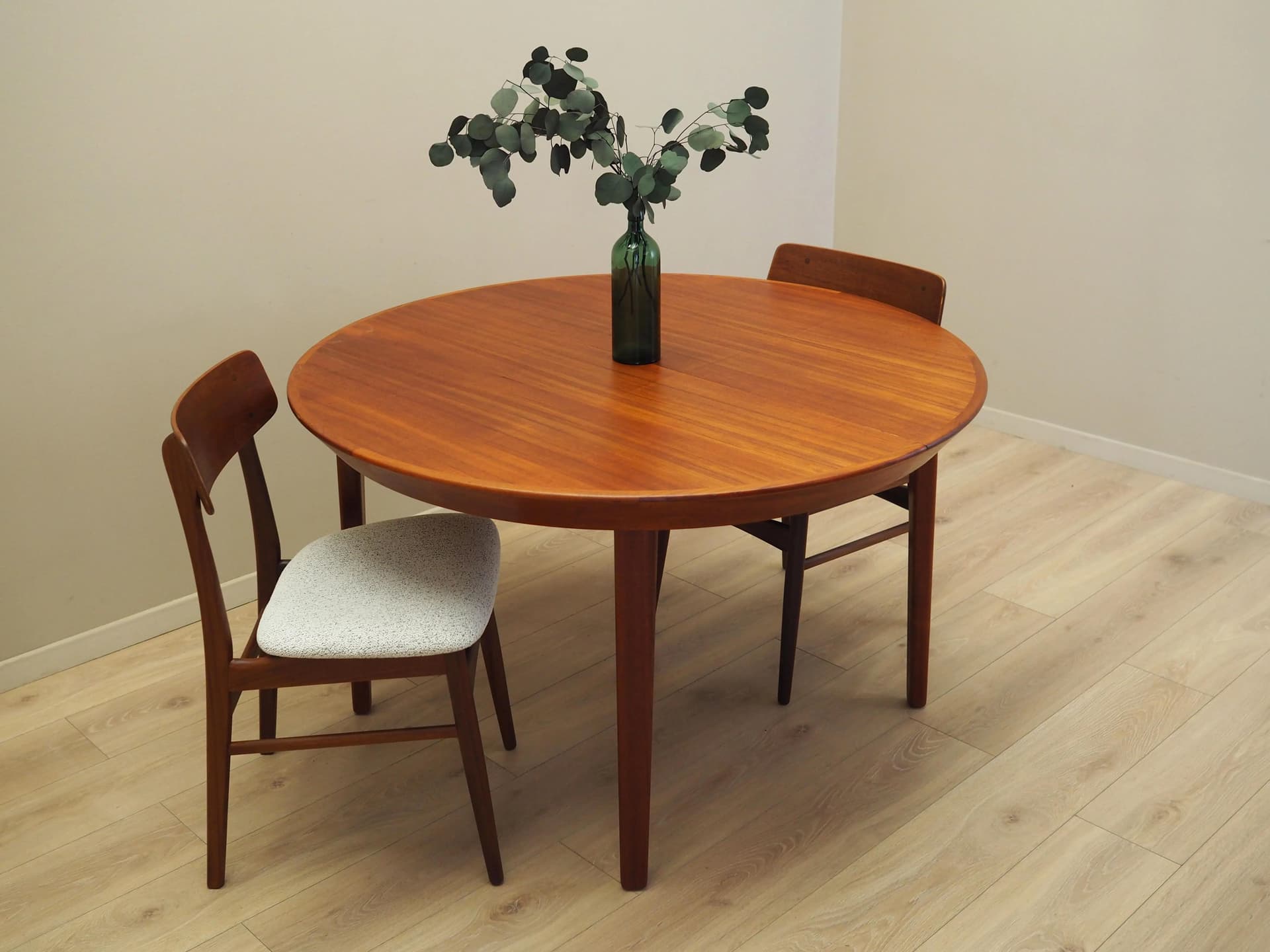 Round table, orange teak, by O. Hald, Gudme Møbelfabrik, Denmark, 1960s - 16559