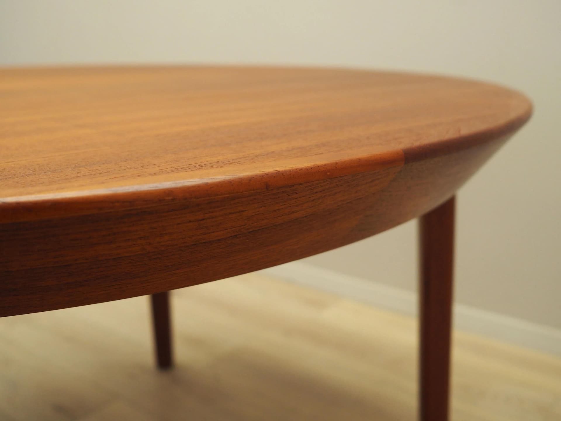 Round table, orange teak, by O. Hald, Gudme Møbelfabrik, Denmark, 1960s - 16564