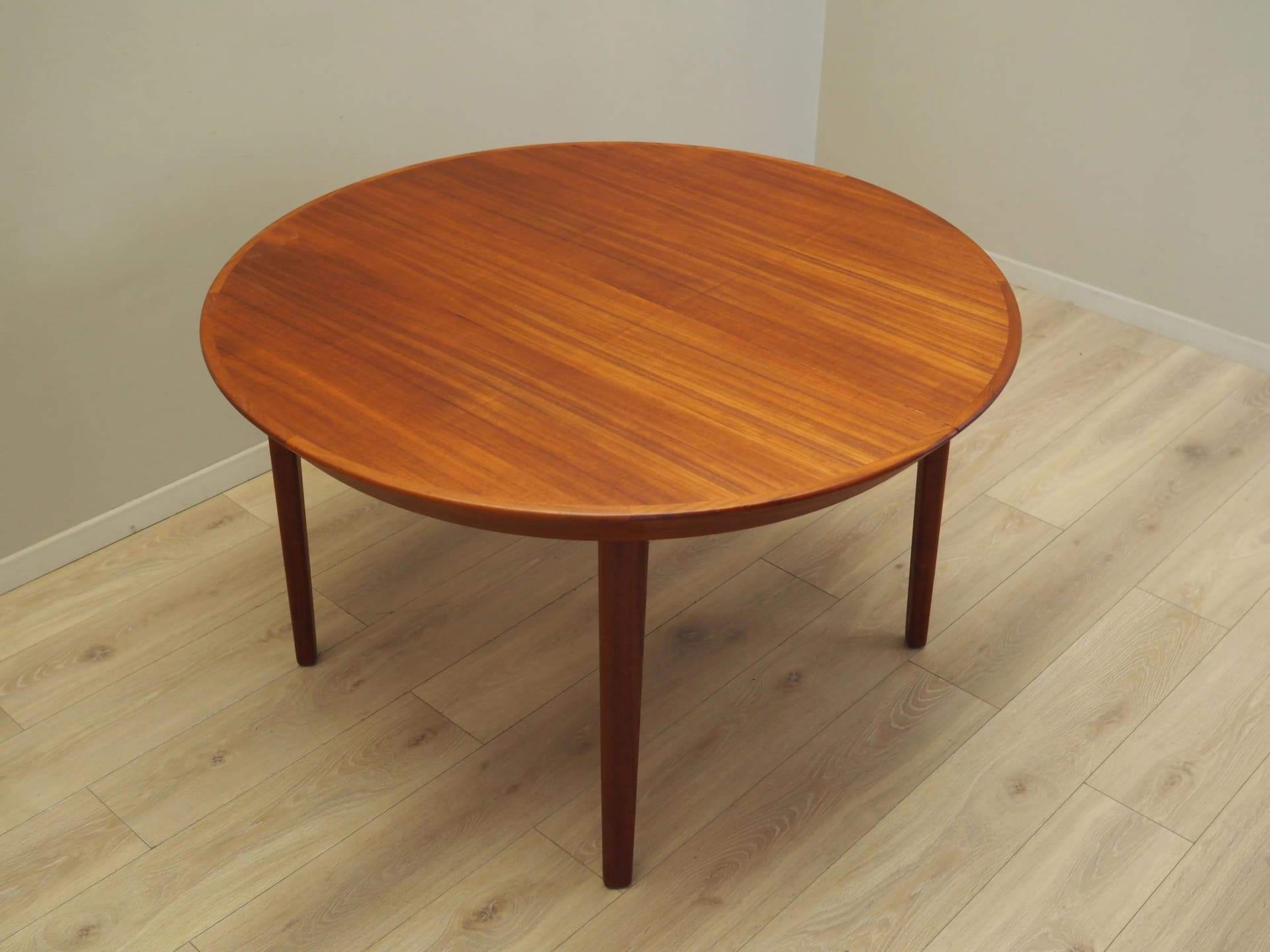 Round table, orange teak, by O. Hald, Gudme Møbelfabrik, Denmark, 1960s - 16561