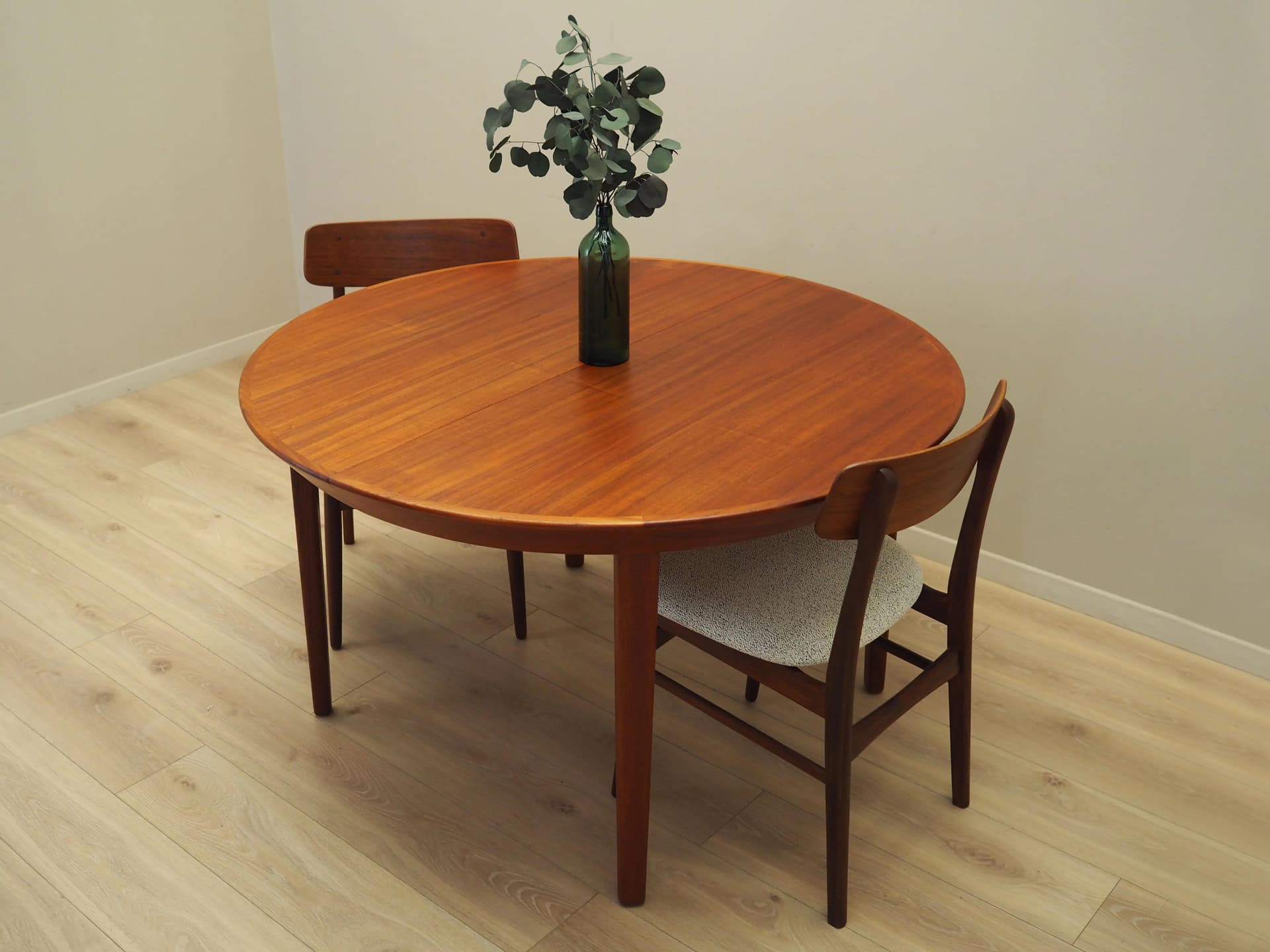 Round table, orange teak, by O. Hald, Gudme Møbelfabrik, Denmark, 1960s - 16560