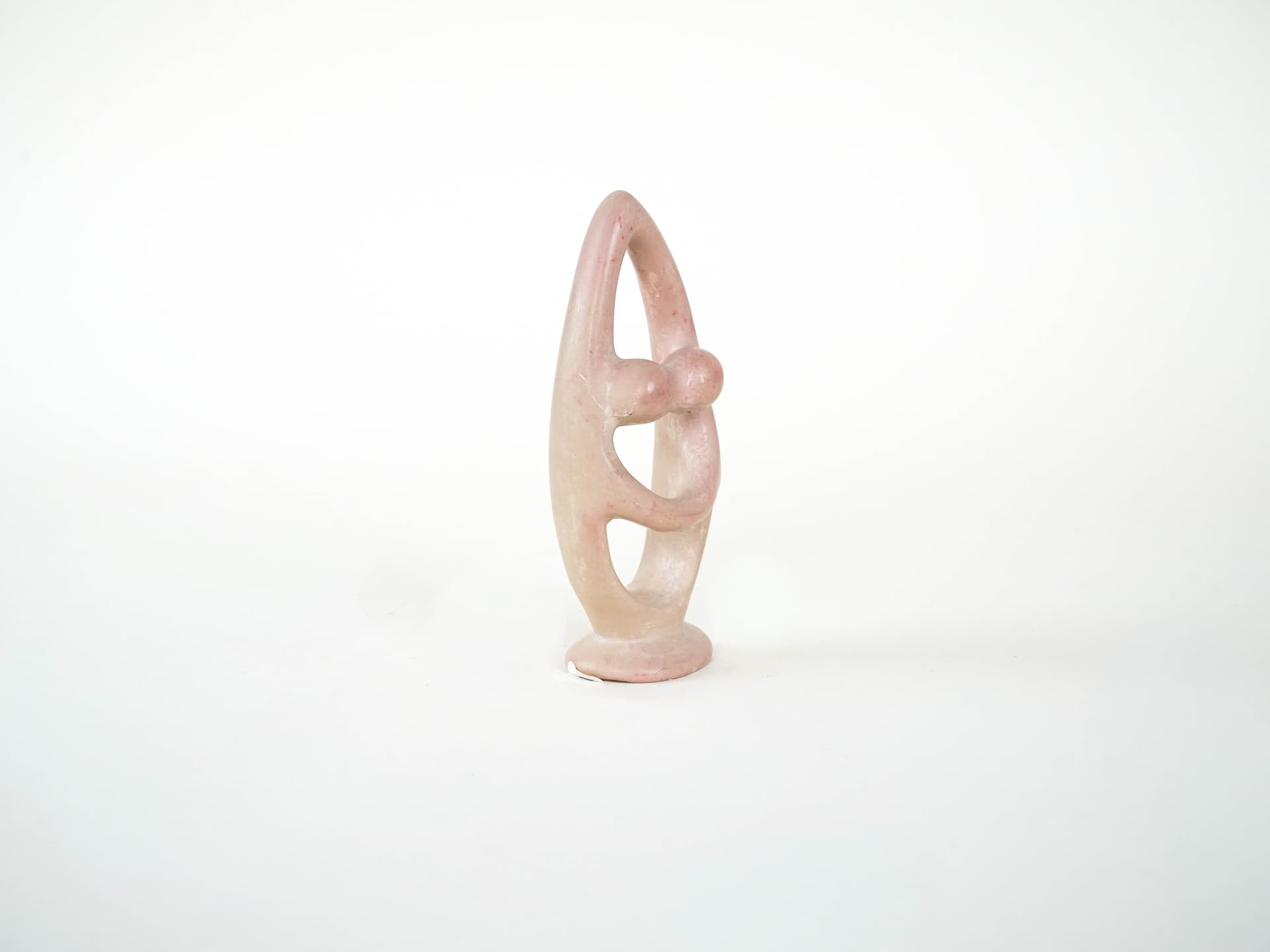 Rzeźba abstrakcyjna, różowy kamień, Dania, lata 80. - 225879