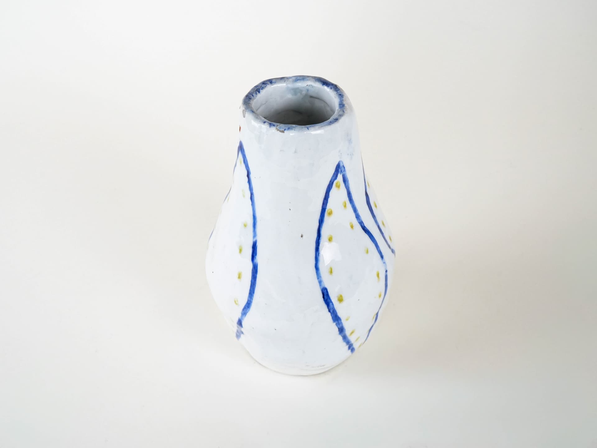 Vase, white ceramic, Italy, 1960s. - 225930