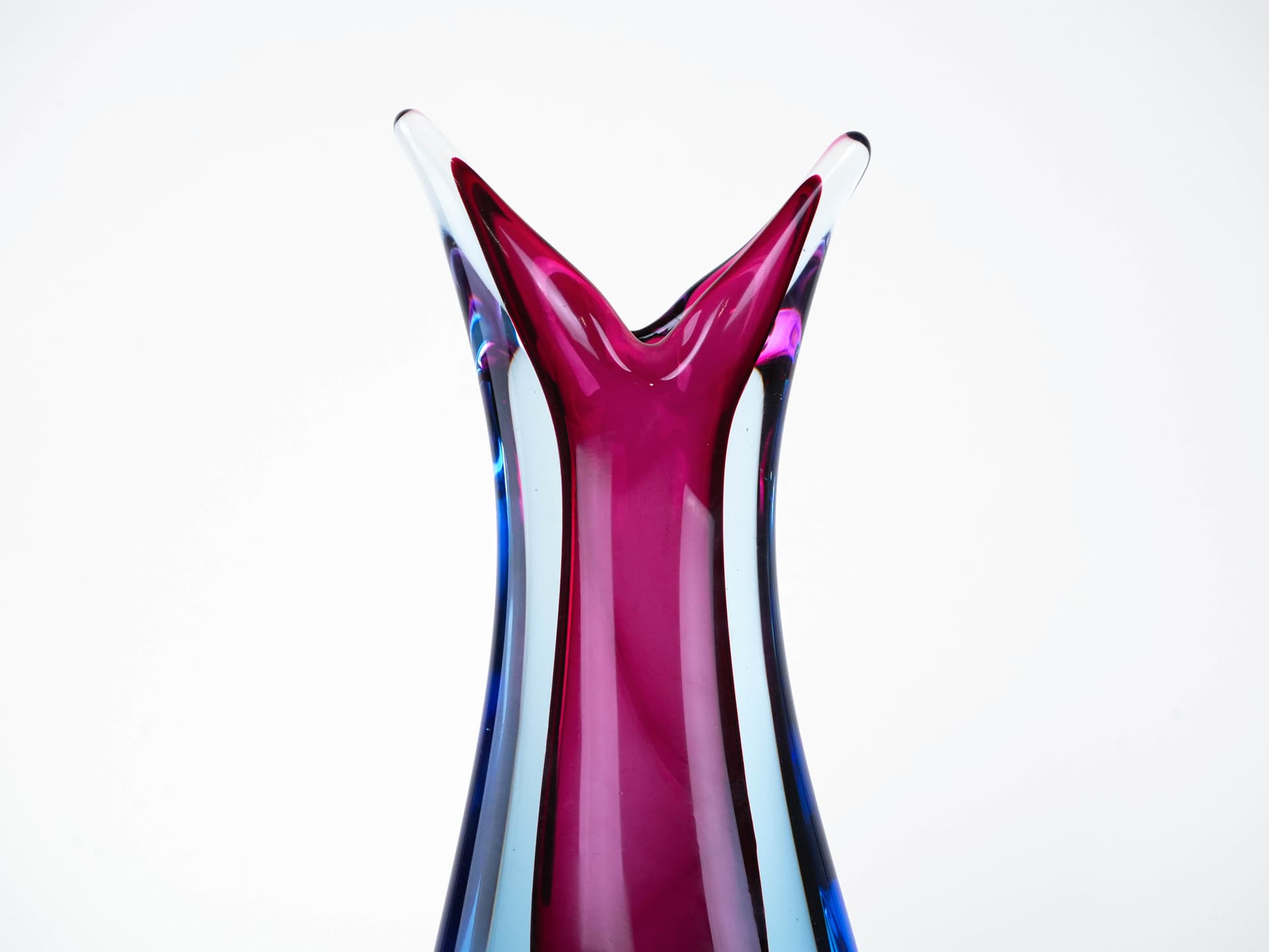Vase Murano, fuchsia blue, glass, Italy, 1960s. - 225950