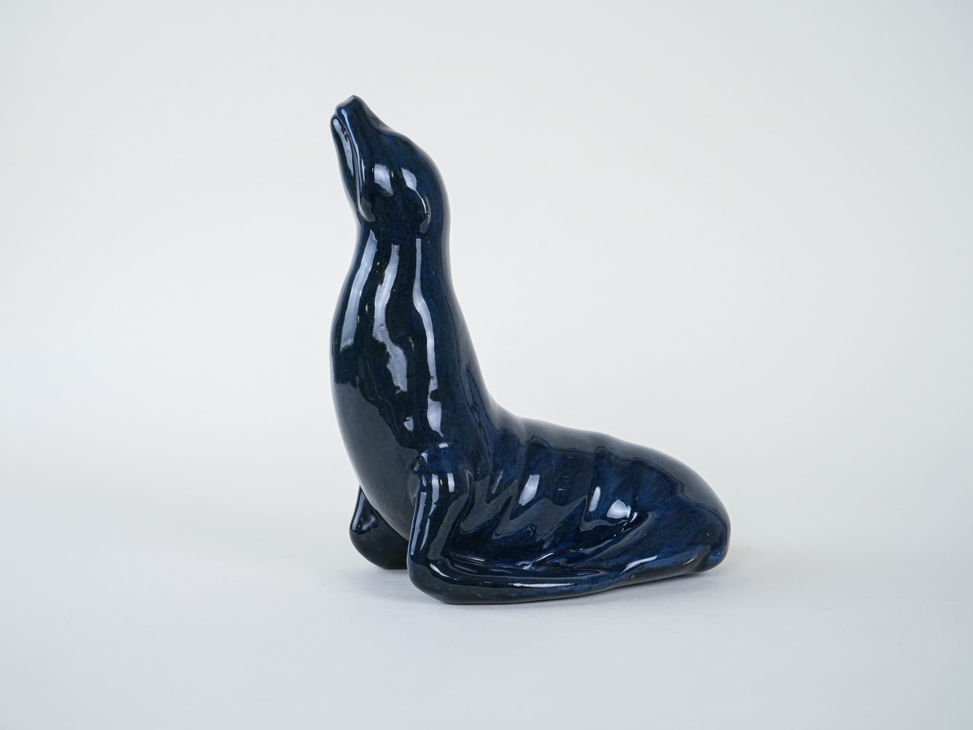 Figurka foka, granatowy, ceramika, Włochy, lata 60. - 225981