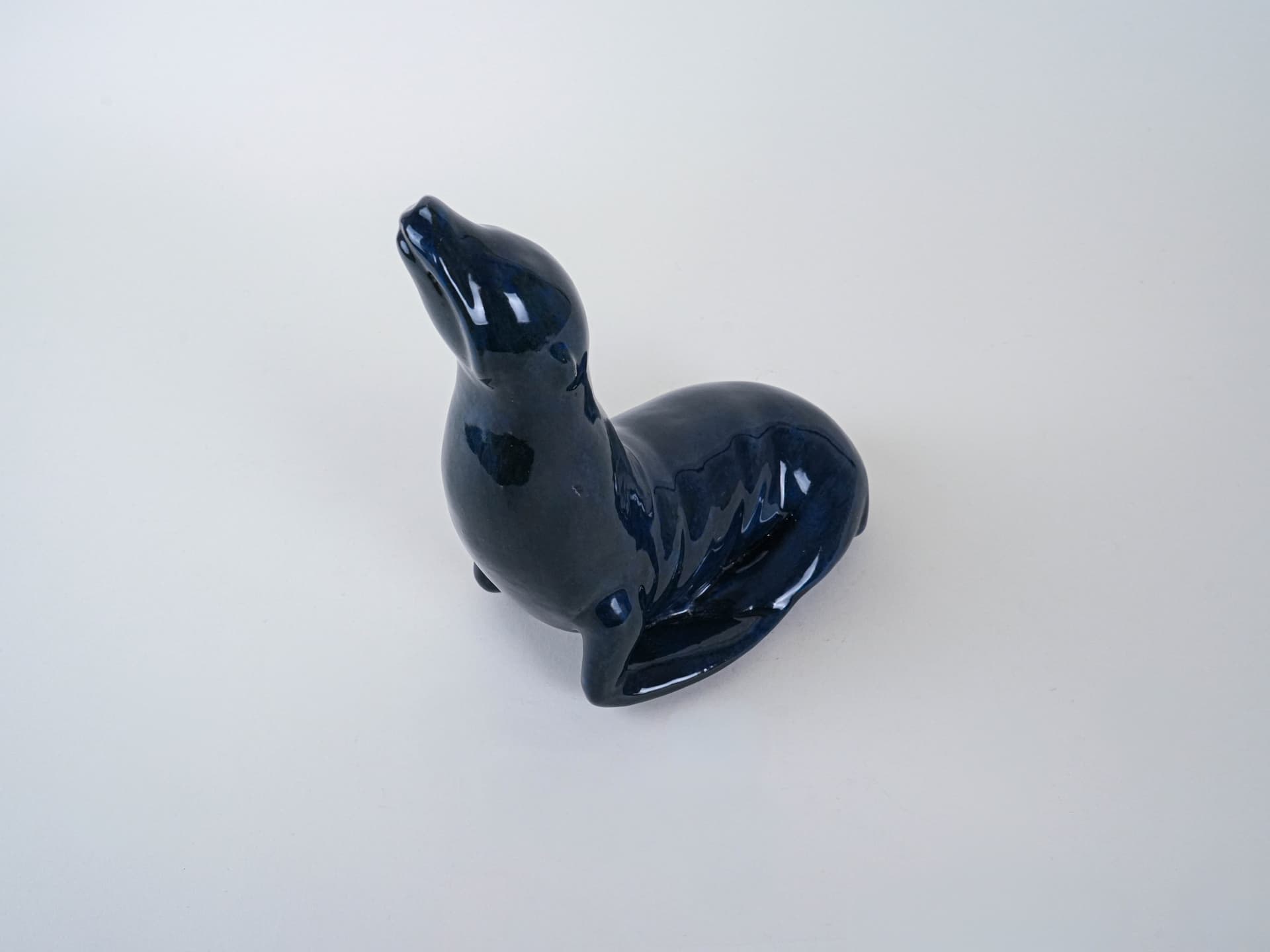 Figurka foka, granatowy, ceramika, Włochy, lata 60. - 225984