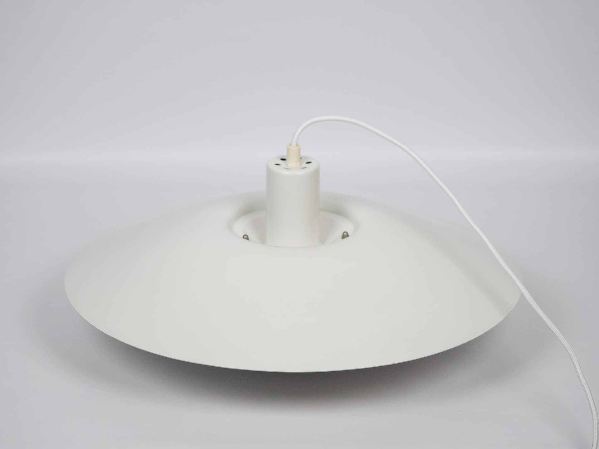 Lampa wisząca, aluminium biały, proj. K. Wiborg, Jeka, Dania, lata 80. - 227054