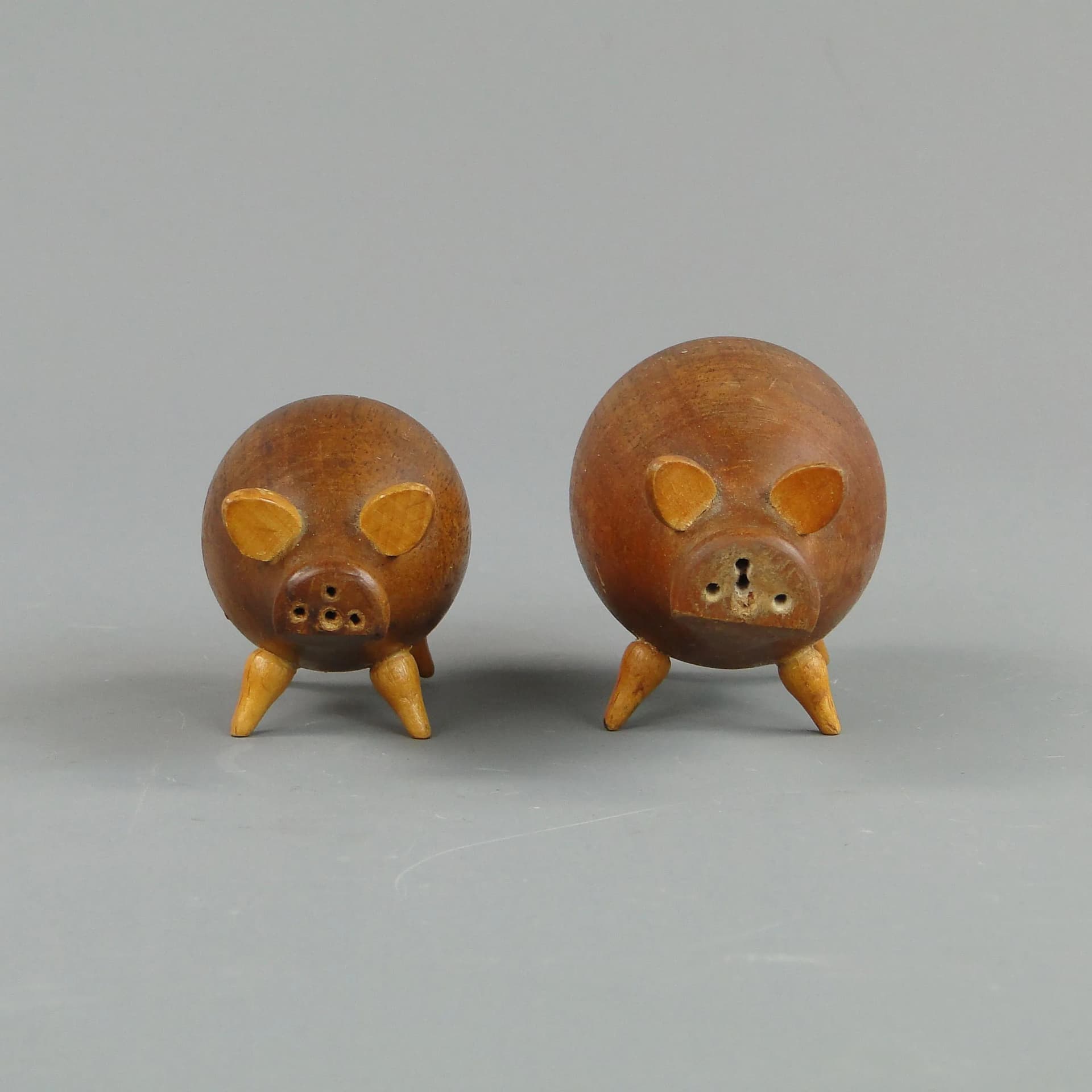 Para solniczek świnki, brązowy, orzech, Szwecja, lata 60. - 16605