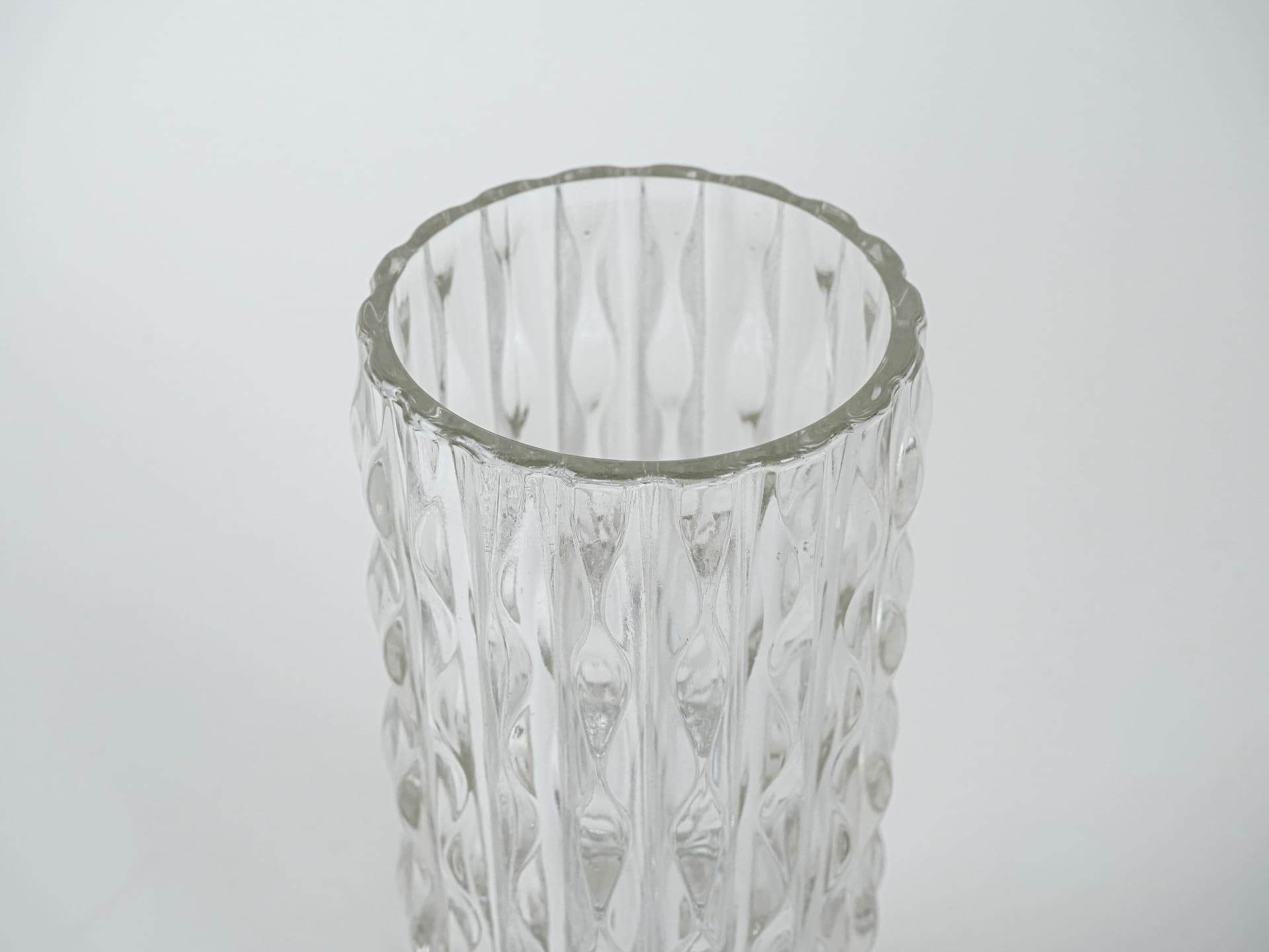 Cylindrical vase, transparent crystal, Italy, 1960s. - 227442