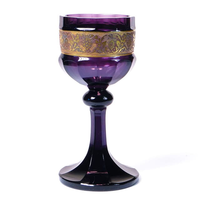 Goblet Art Deco, amethyst colored glass, Czech Republic, 1920s. - DIMENSION