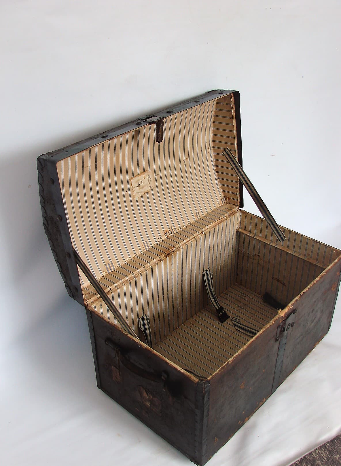 Kufer podróżny, brązowy, drewno metal, XIX w. - 227578