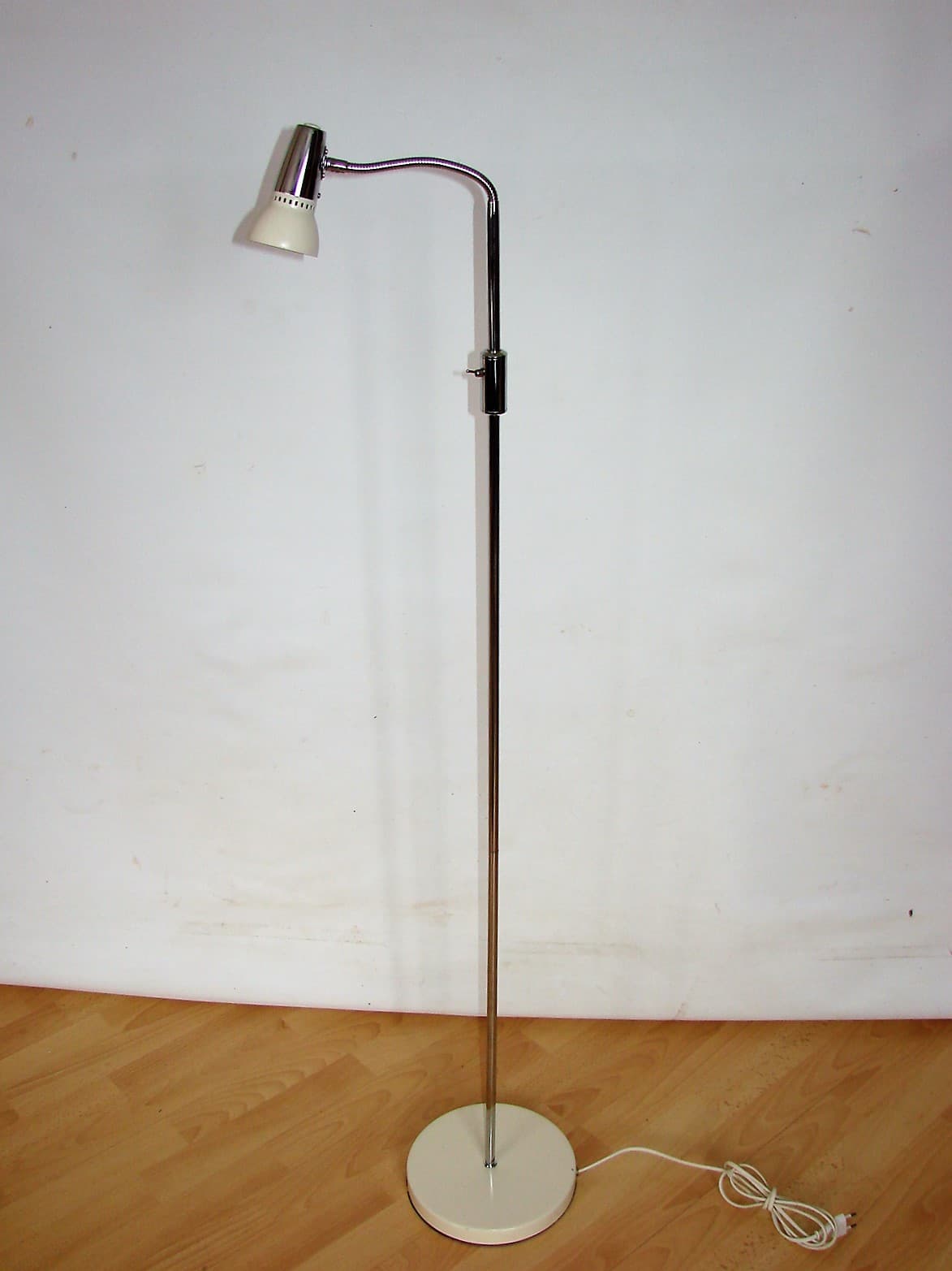 Lampa podłogowa, beżowy, metal, Szwecja, lata 80. - 227593