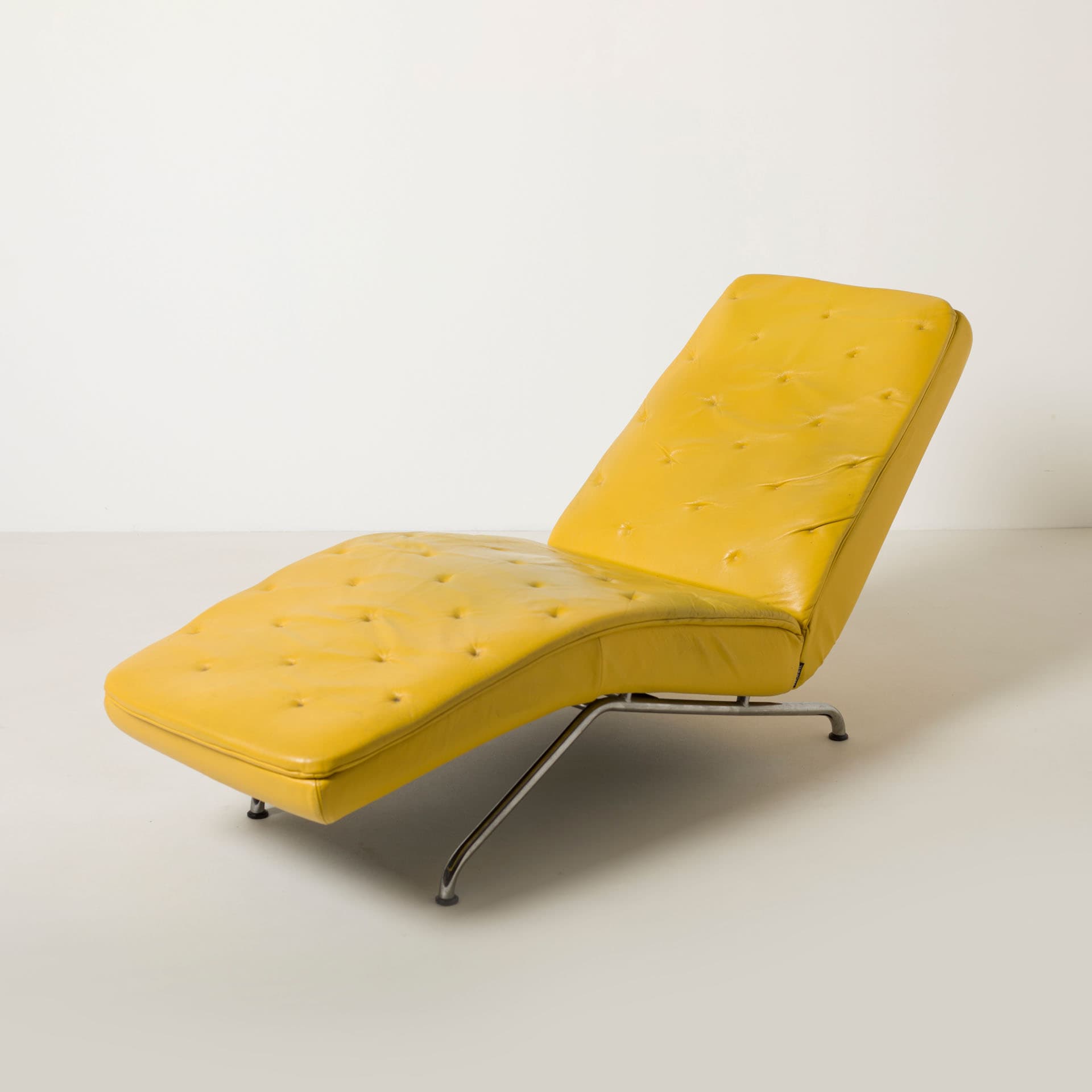 Chaise lounge, yellow leather, chromed steel, Netherlands - 227711