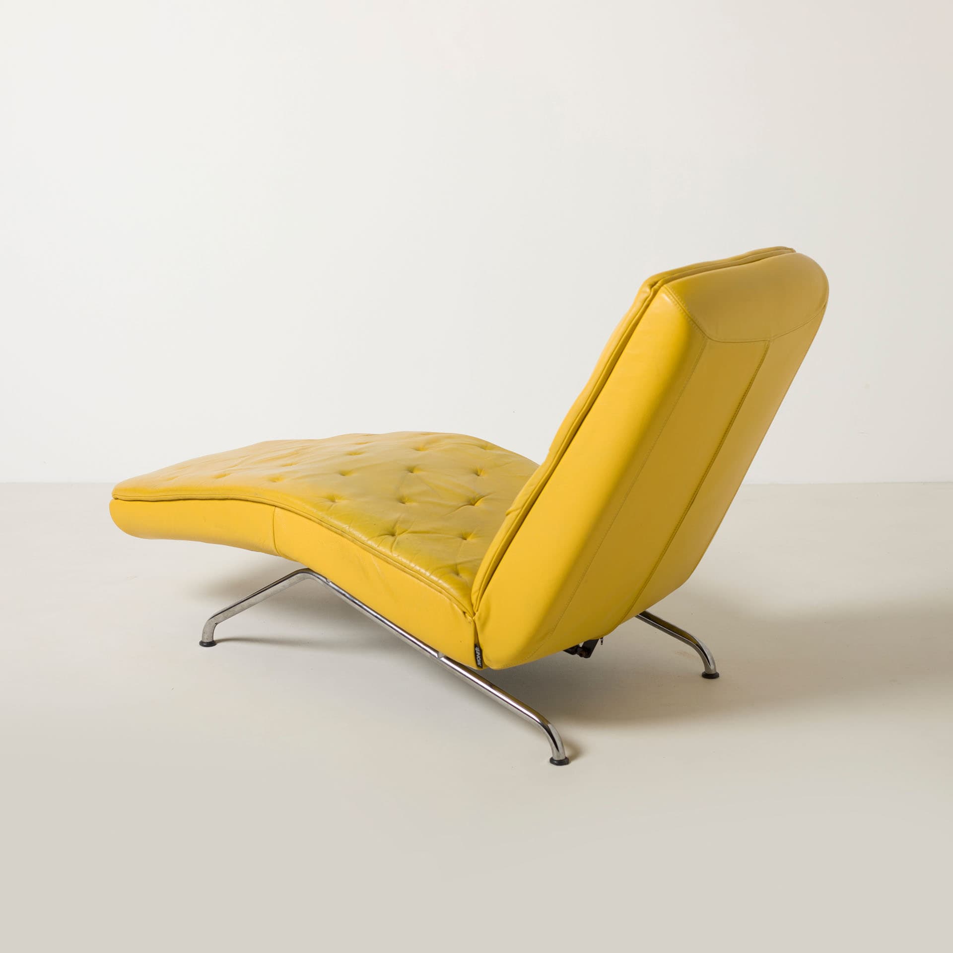Chaise lounge, yellow leather, chromed steel, Netherlands - 227713
