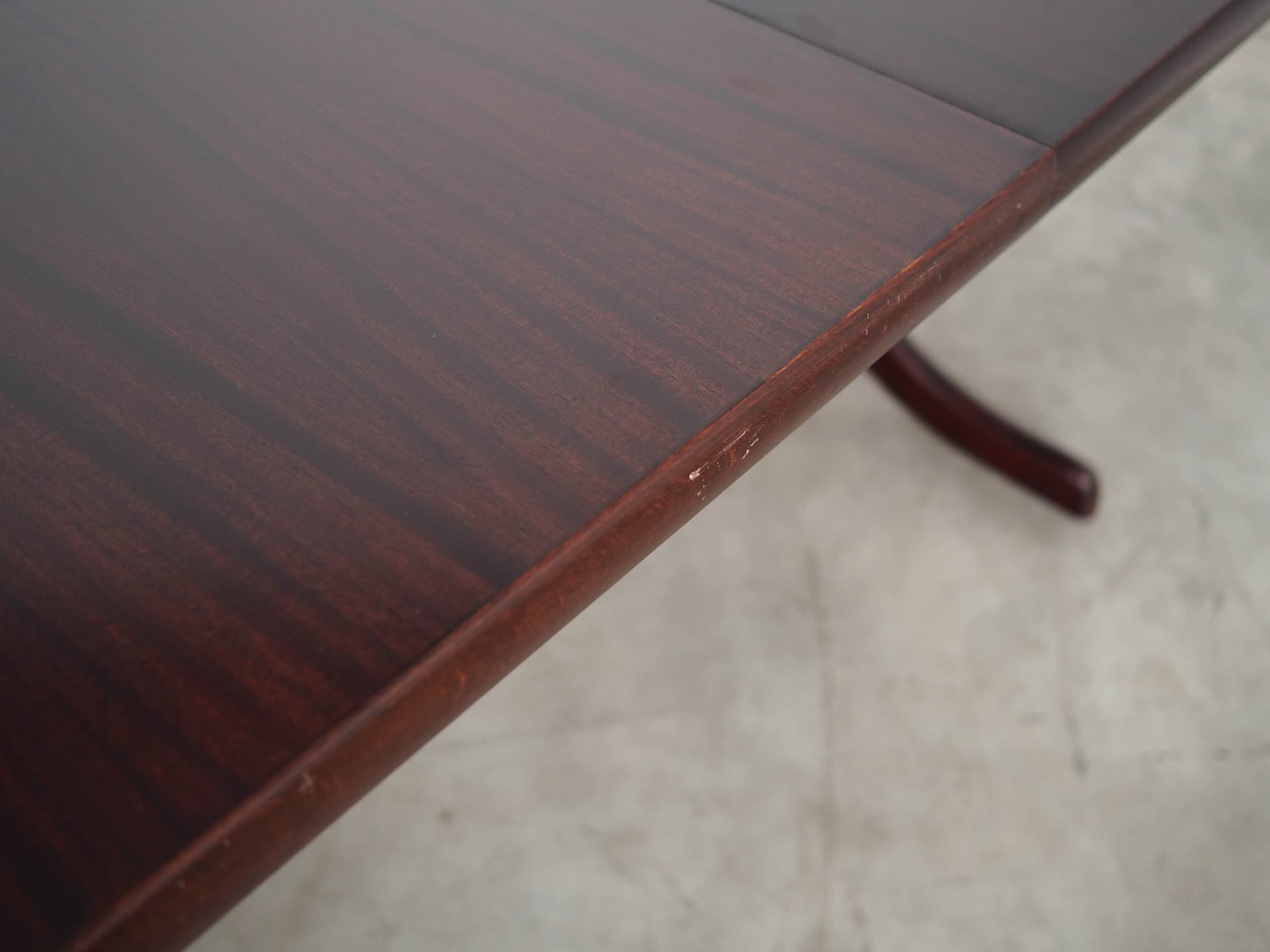 Round dining table, mahogany, Denmark, 1970s. - 227745