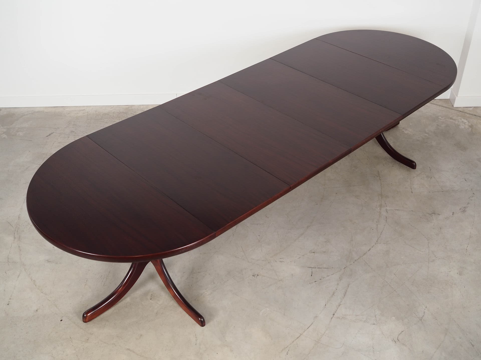 Round dining table, mahogany, Denmark, 1970s. - 227743