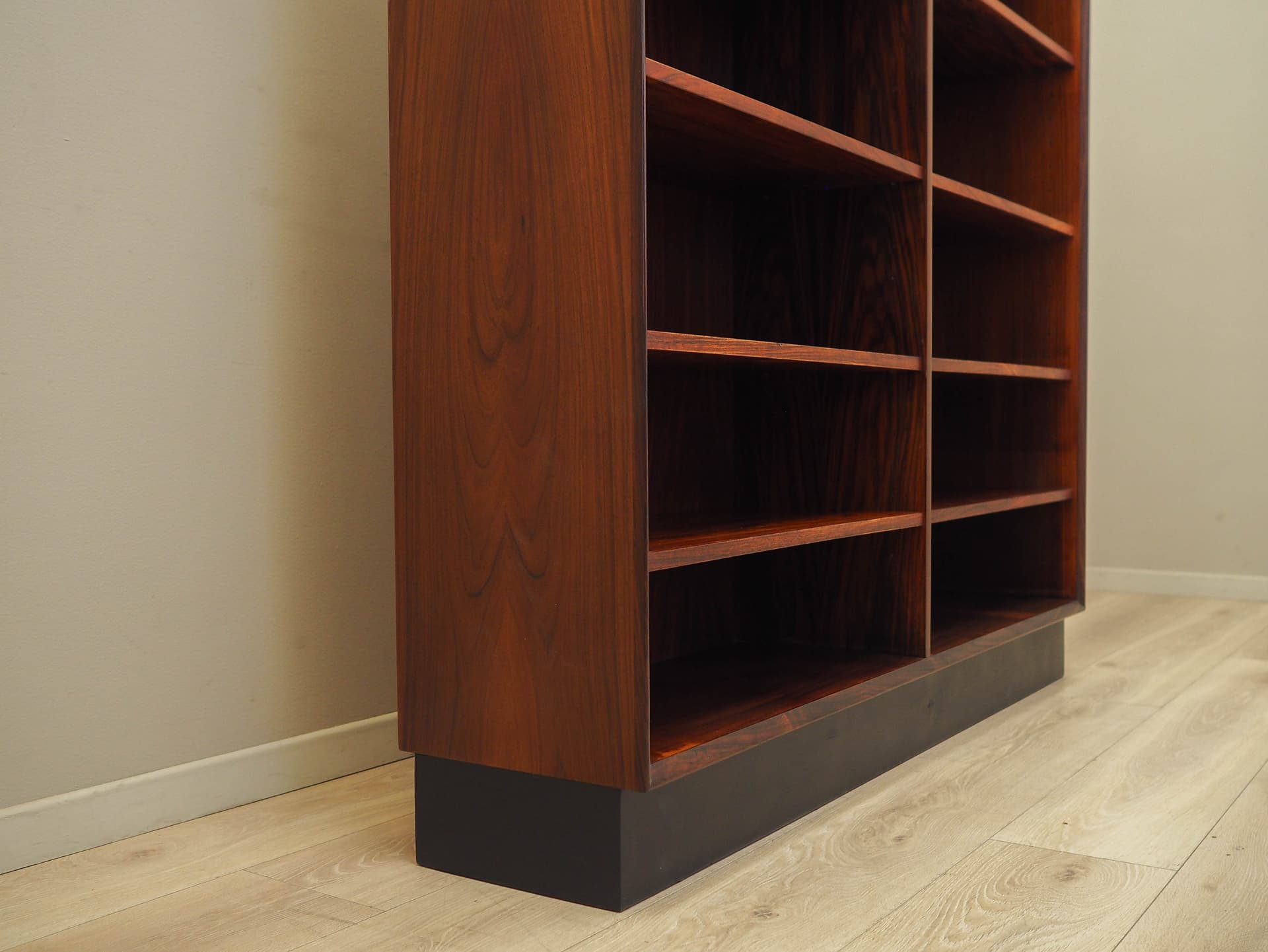 Bookcase, brown rosewood, Hundevad&Co., Denmark, 1970s. - 227794