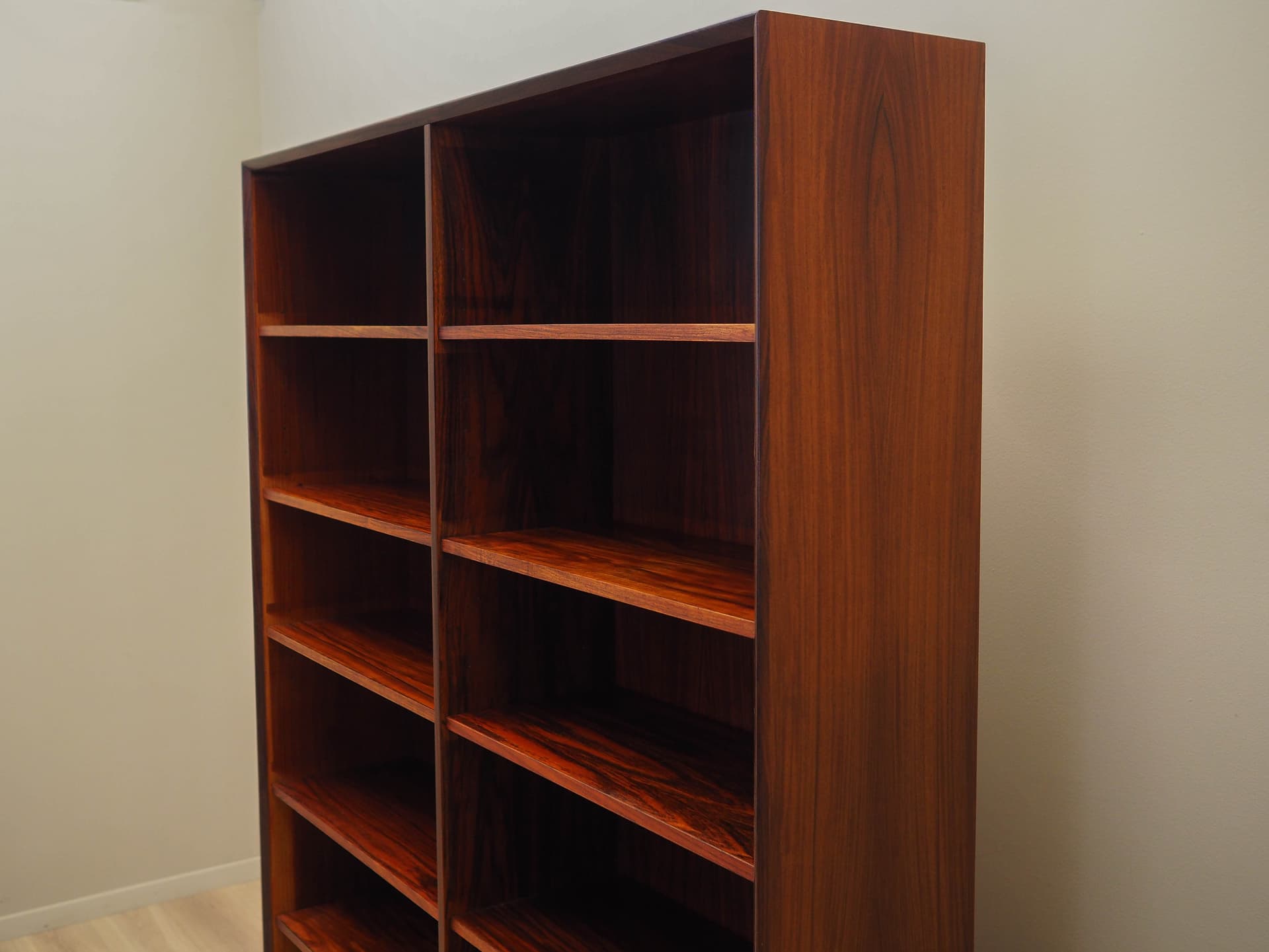 Bookcase, brown rosewood, Hundevad&Co., Denmark, 1970s. - 227795