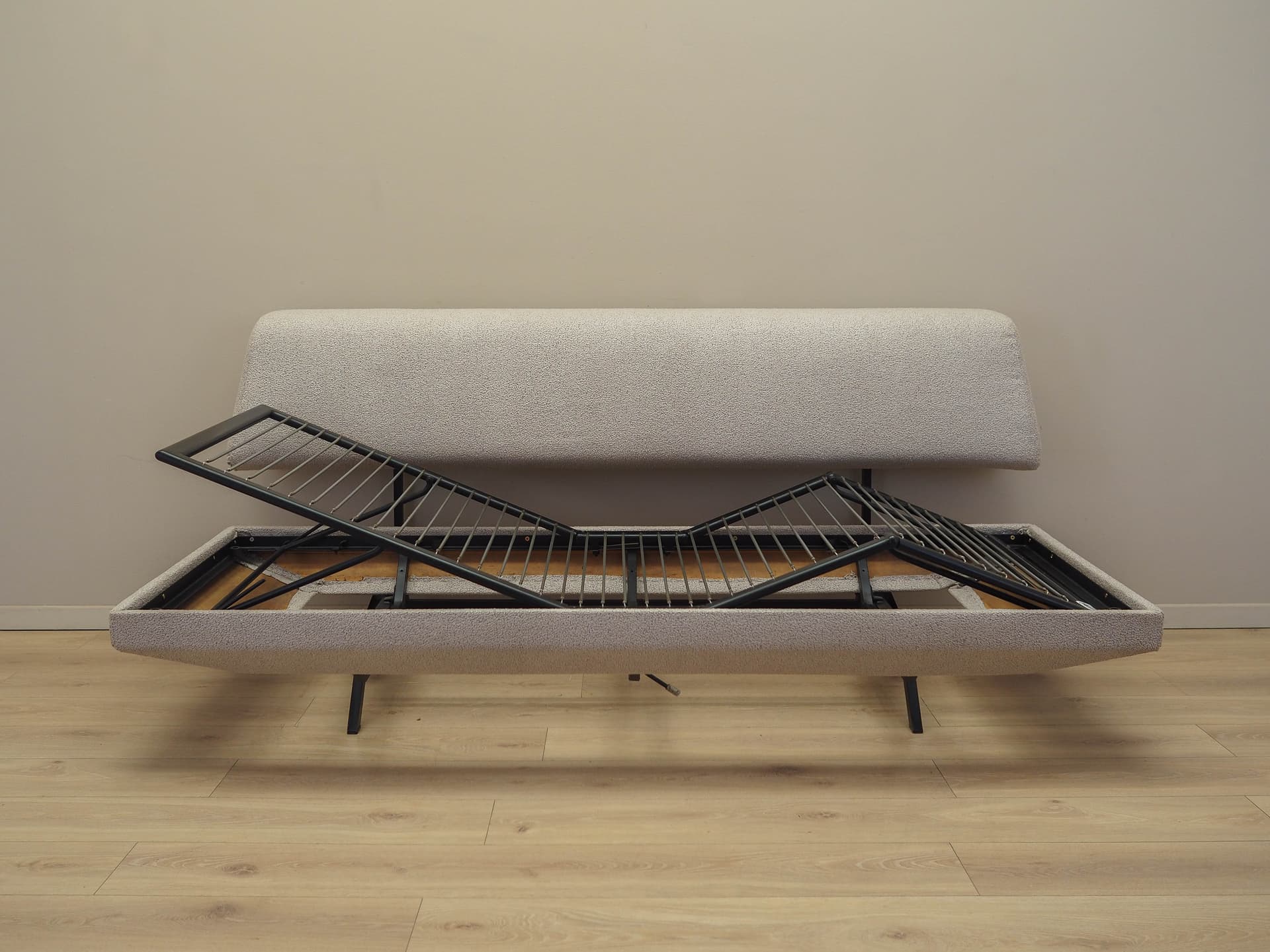 Sofa daybed, beige fabric, black metal, Italy, 1970s. - 227999