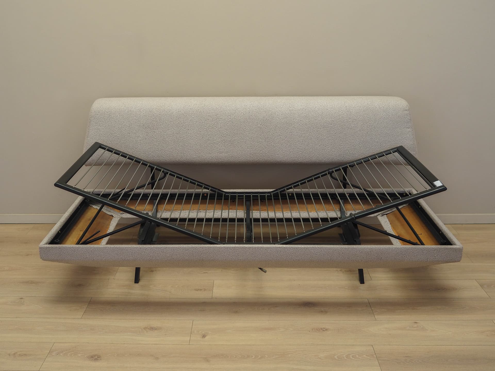 Sofa daybed, beige fabric, black metal, Italy, 1970s. - 227998