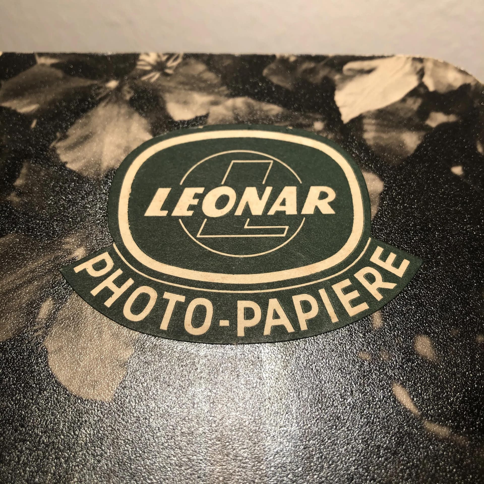 Reklama ścienna Leonar Photo Papiere, szary, drewno, Niemcy, lata 60. - 16711