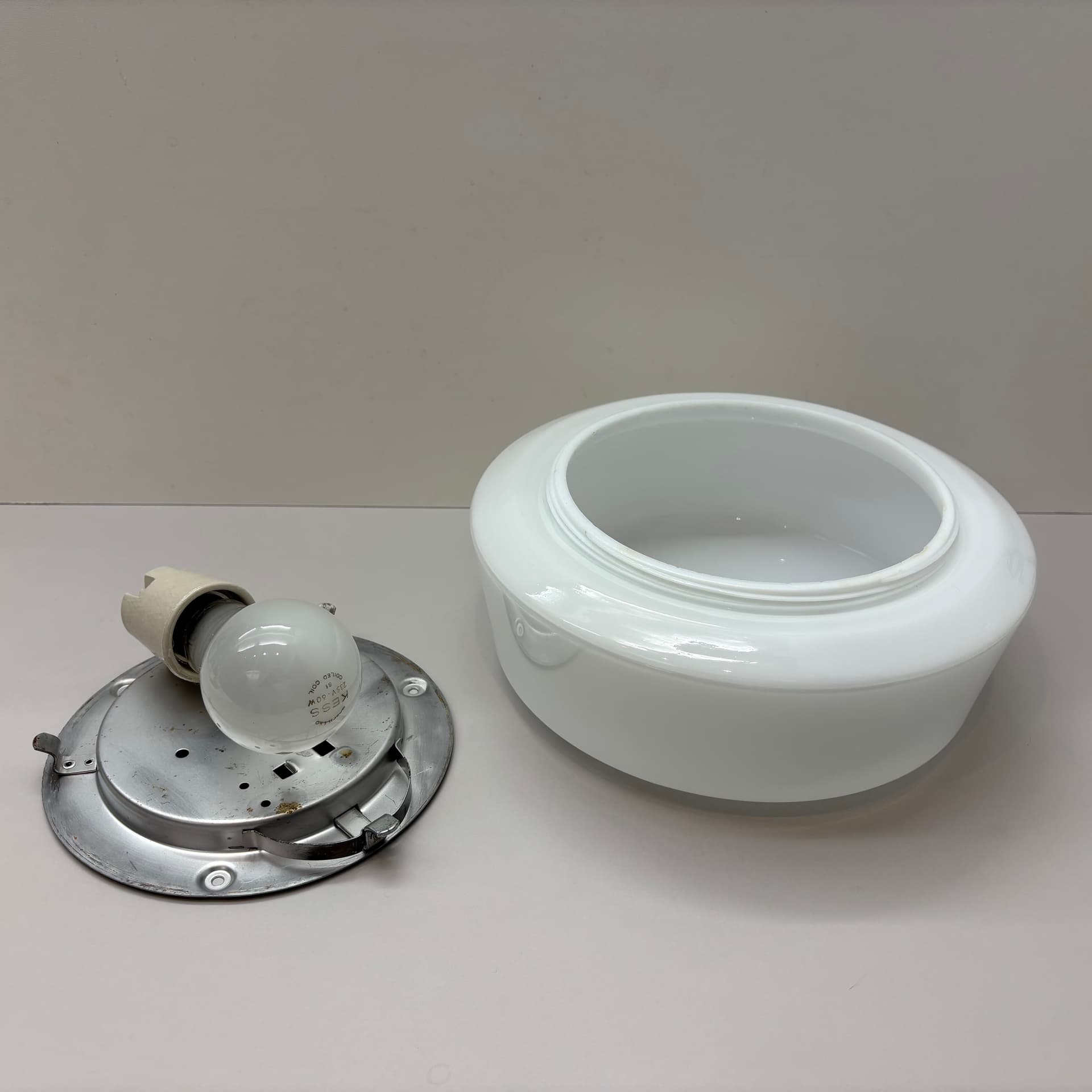Kinkiet Bauhaus, biały, szkło, Niemcy, lata 70. - 228533