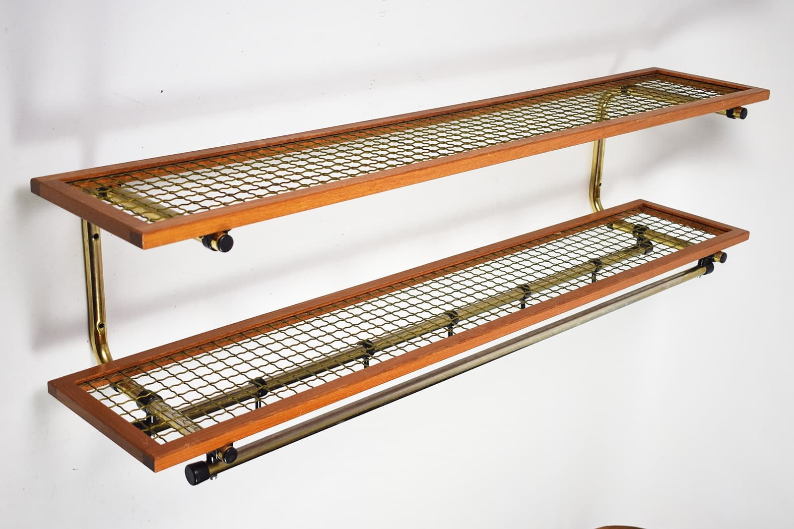 Wieszak ścienny, teak brązowy, Skandynawia, lata 60. - 228610