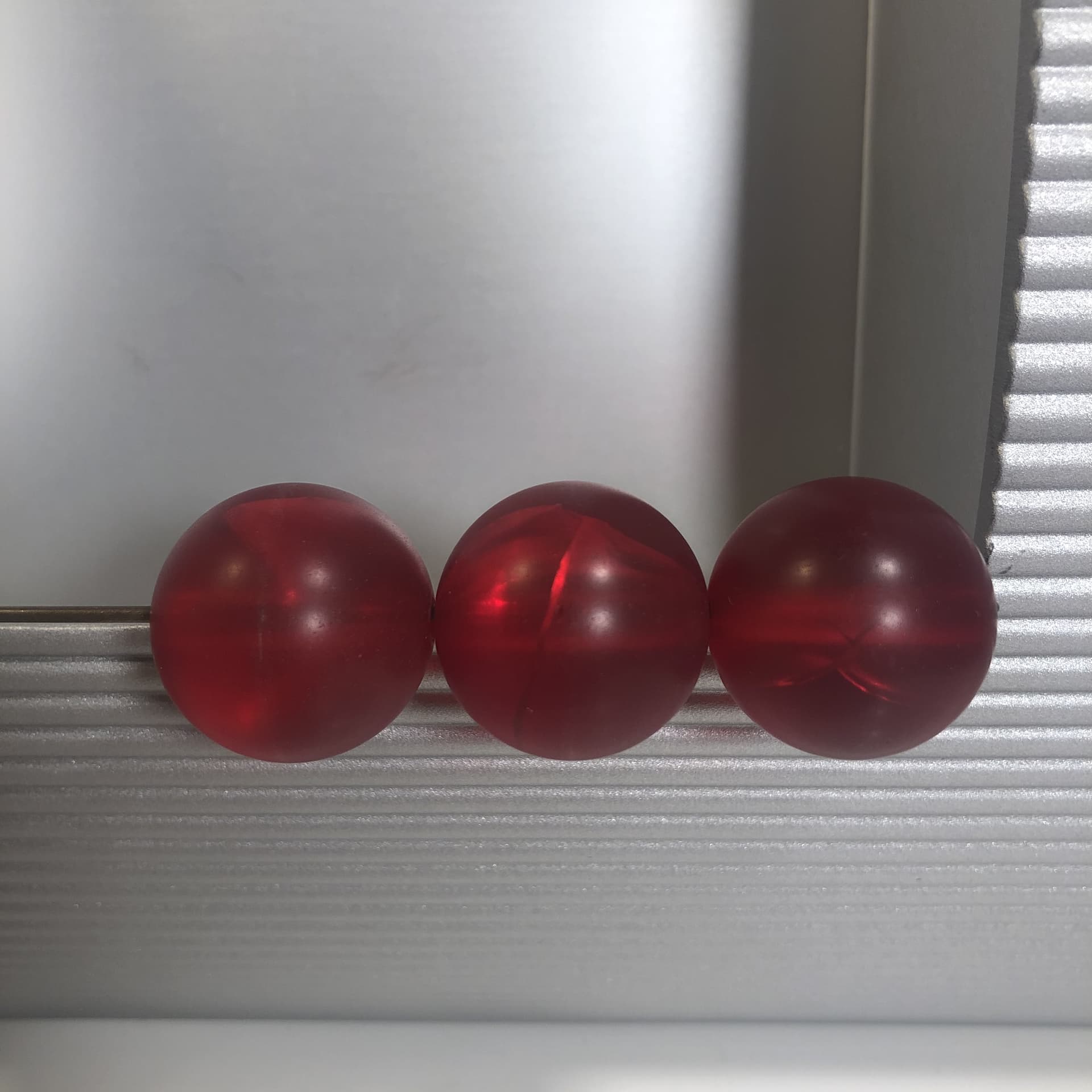 Para kinkietów, srebrny, aluminium, proj. J. Medebach, Belux, Szwajcaria, lata 90. - 16851