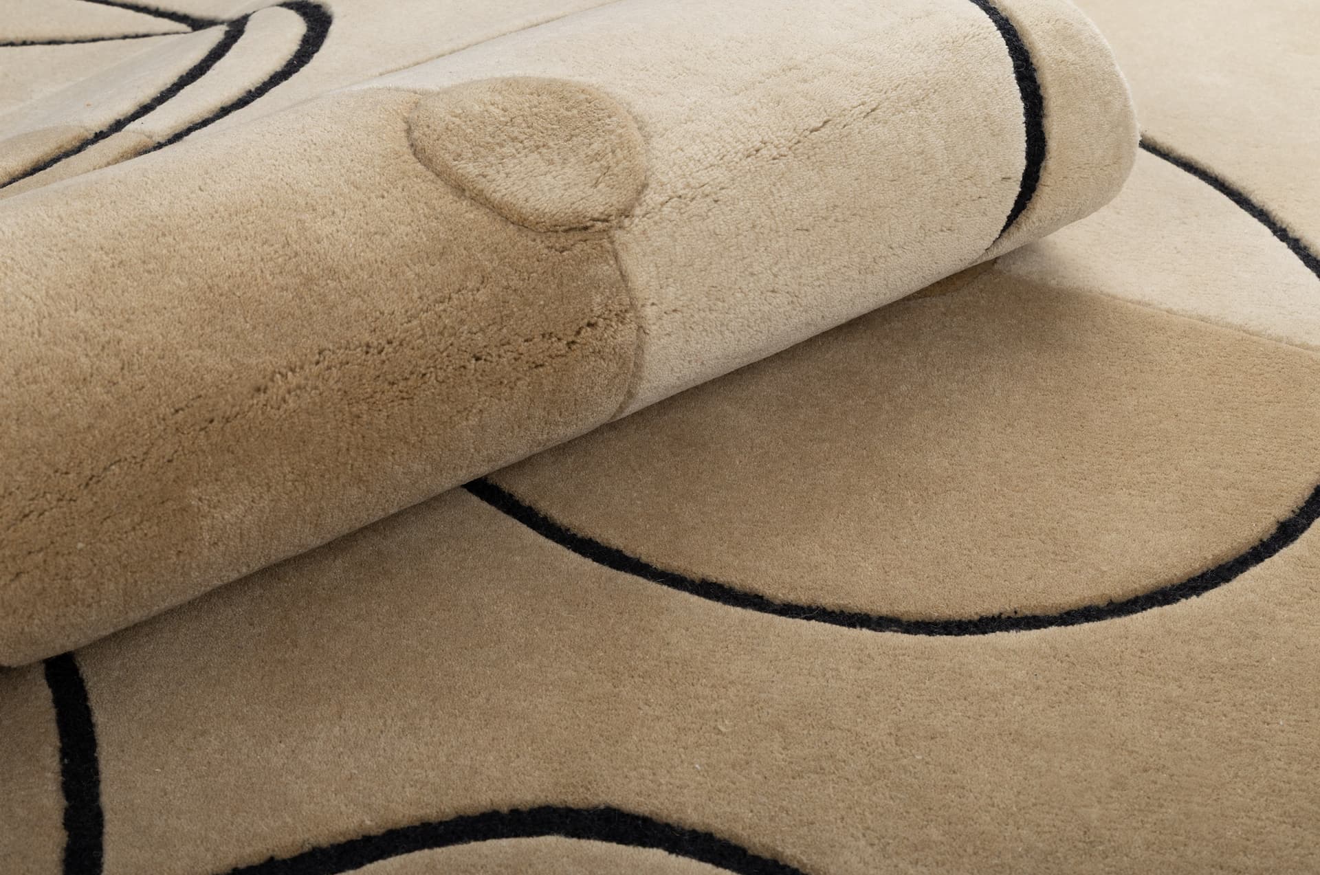 Dywan Marseille Black 240x340 cm, proj. M. Konopacka, wełna, Carpets & More - 229719