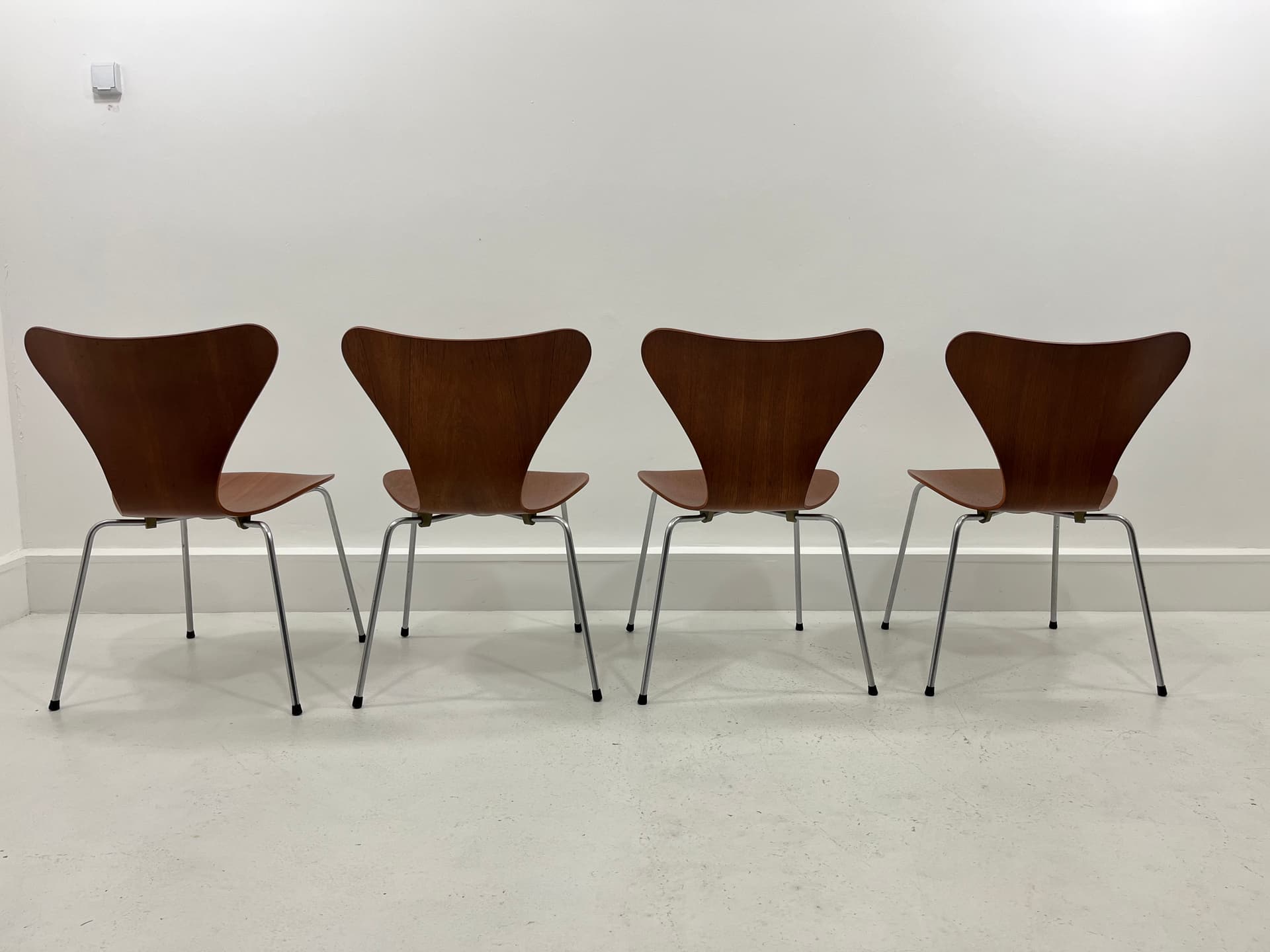 Set of four chairs 3107, brown teak veneer, chromed steel, by A. Jacobsen, Denmark, 1960s. - 229792