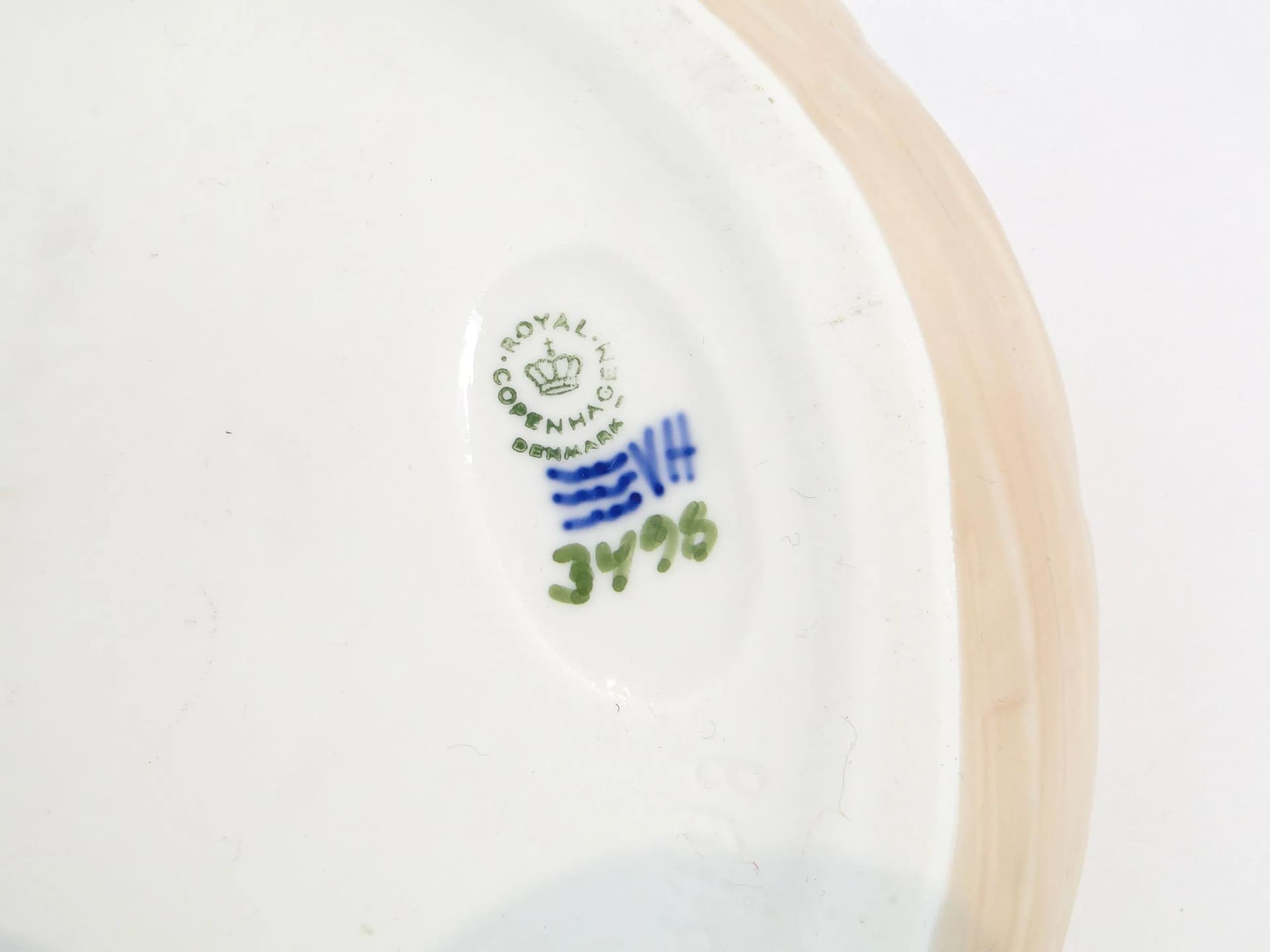 Card holder, model 3277, white porcelain, Royal Copenhagen, Denmark, 1950s. - 16870